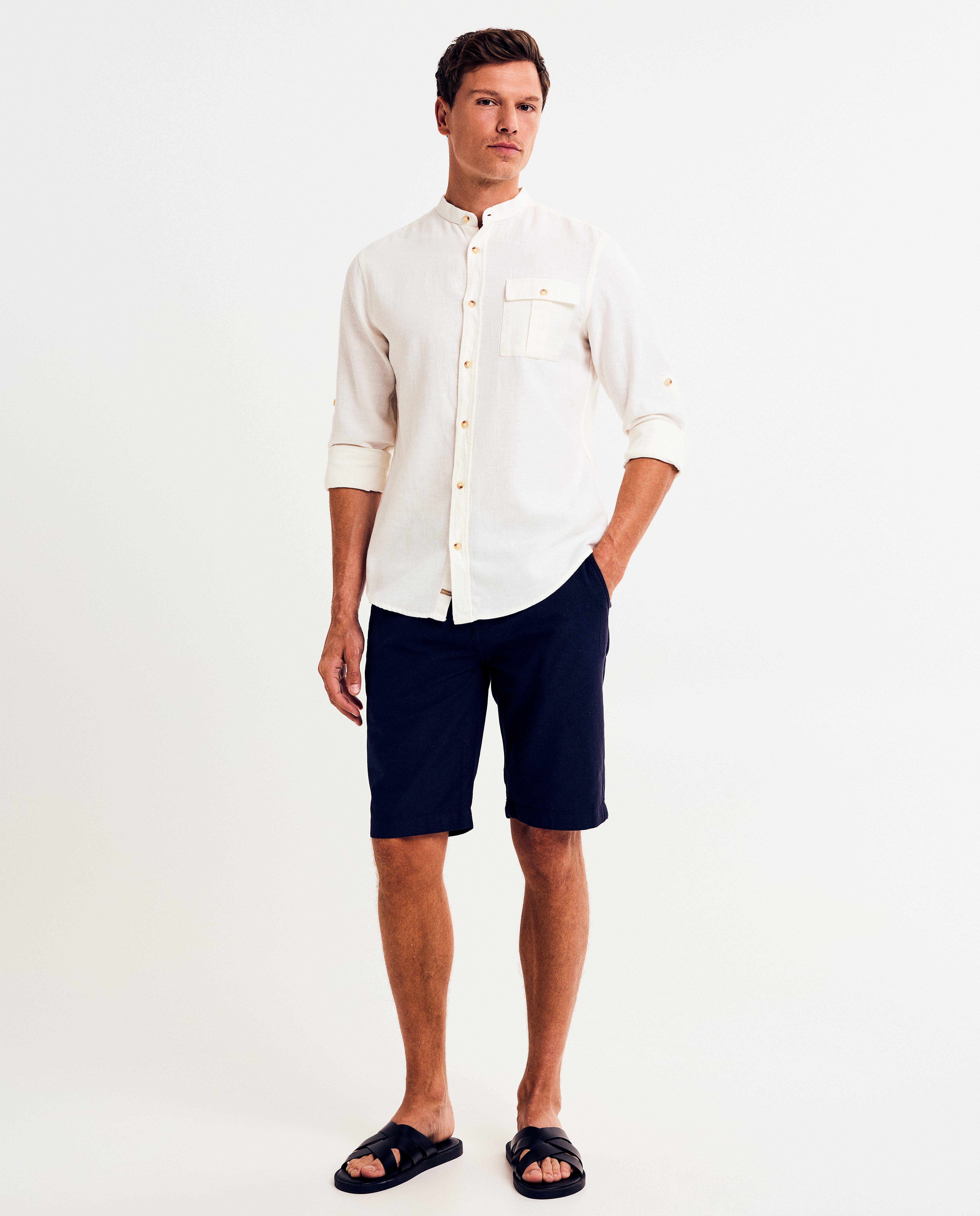 Short avec lin - D&eacute;tails du produit - bleu fonc&eacute; - image num&eacute;ro 1