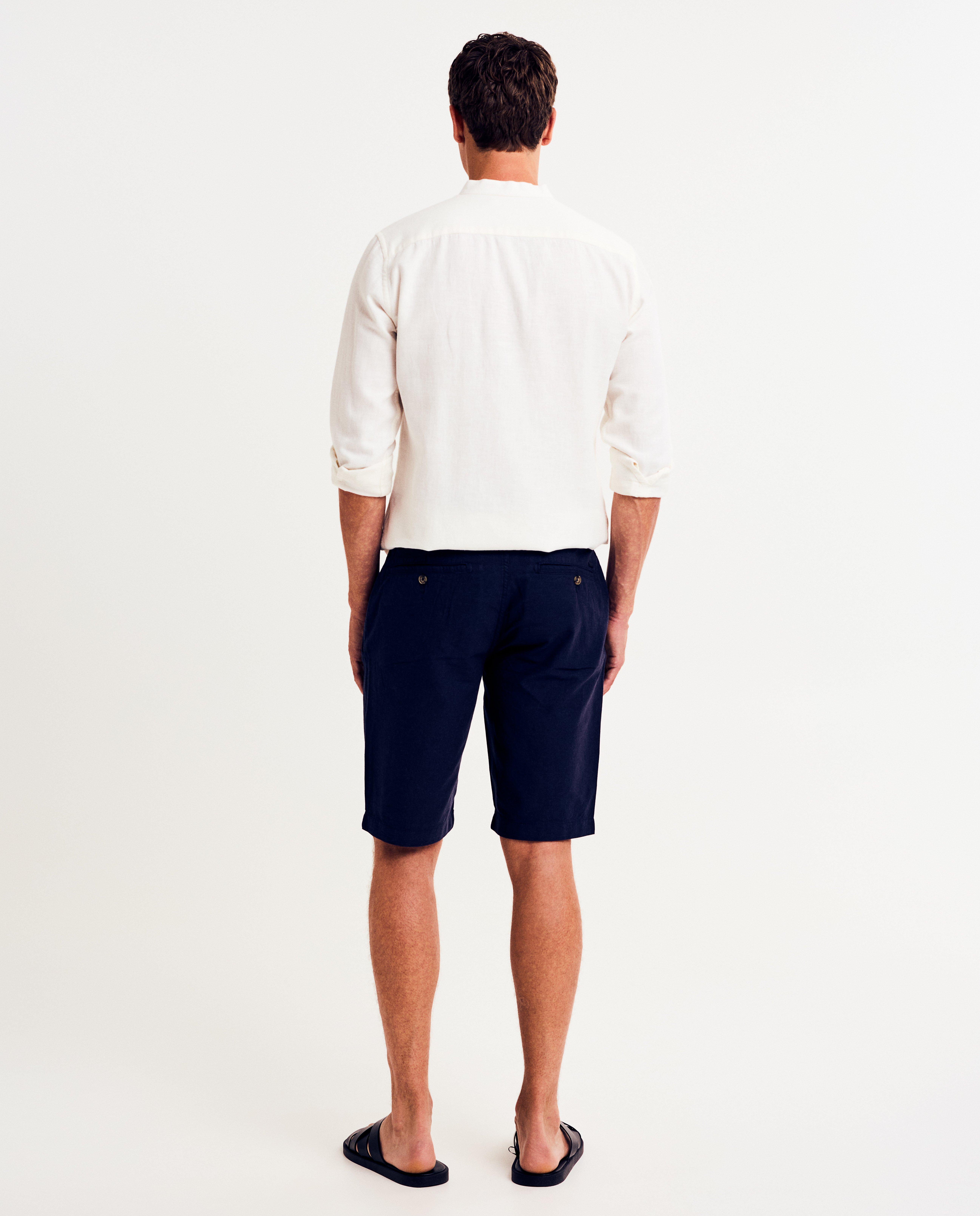 Short avec lin - D&eacute;tails du produit - bleu fonc&eacute; - image num&eacute;ro 2