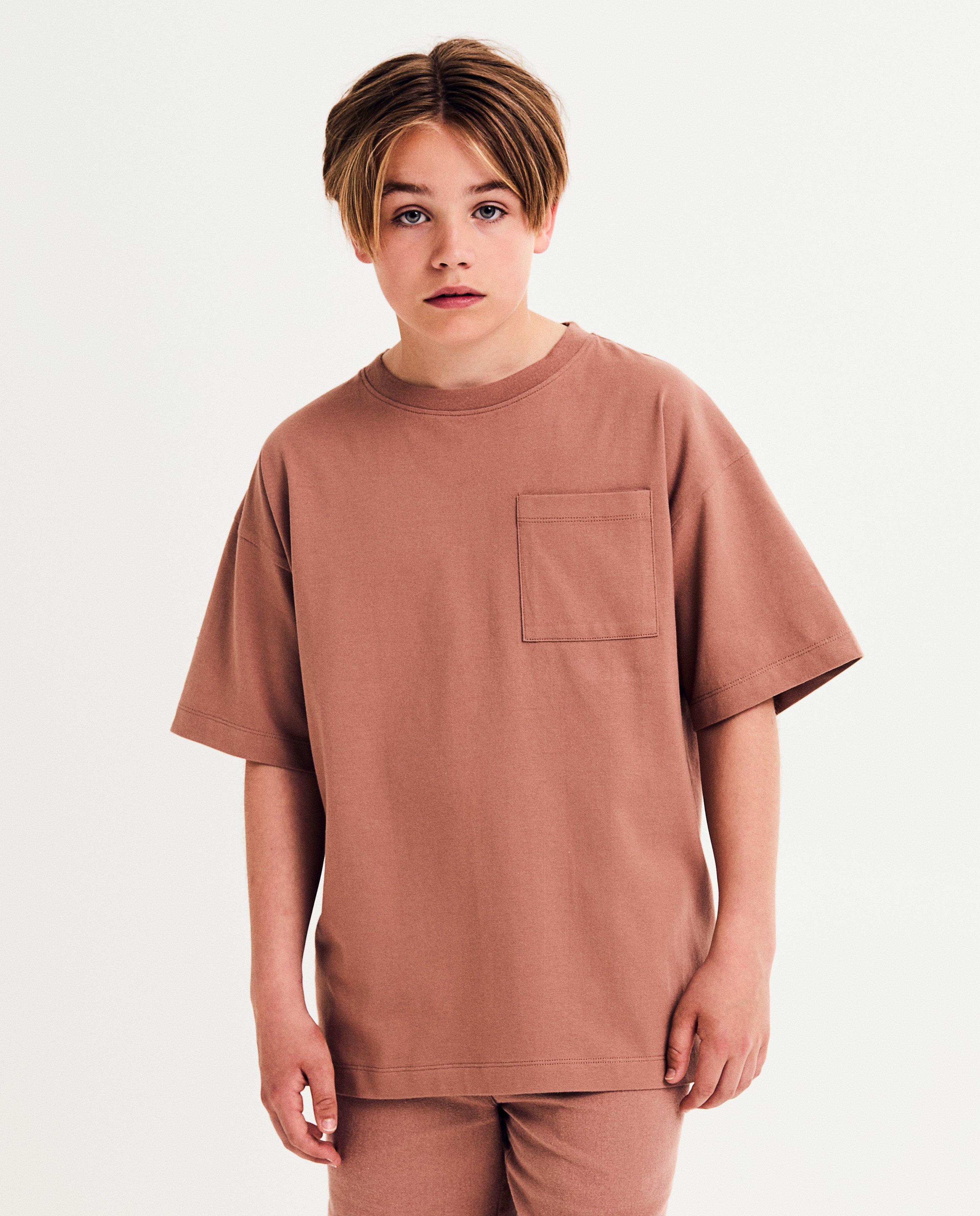 T-shirts - Biokatoenen T-shirt met backprint, 128-164