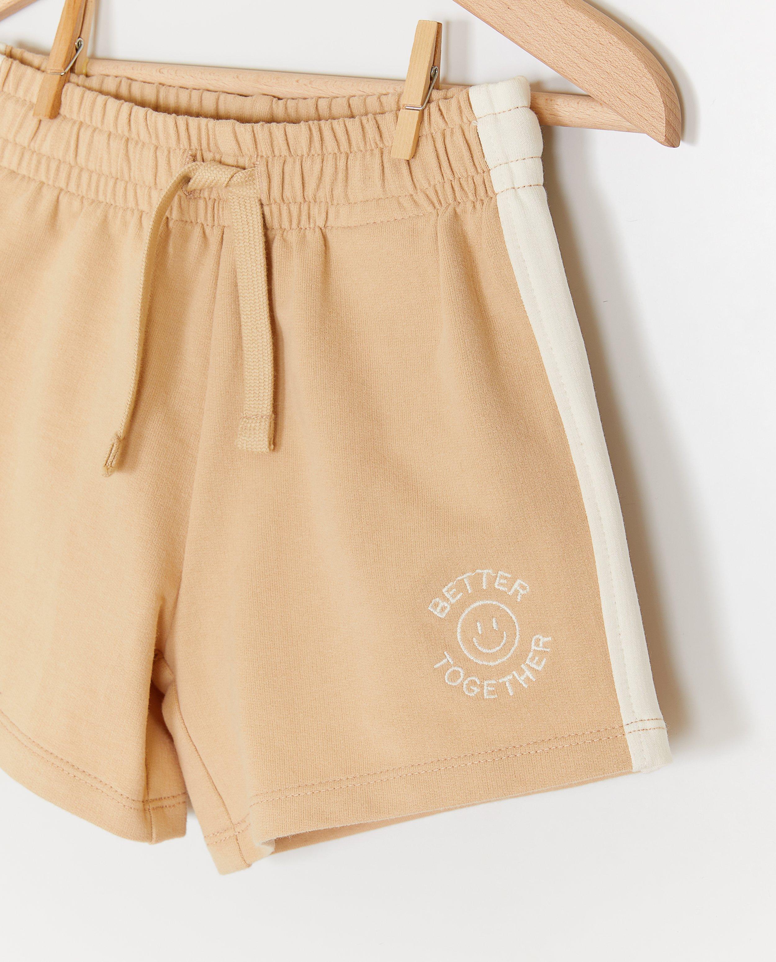 Shorten - Short met sierbiezen