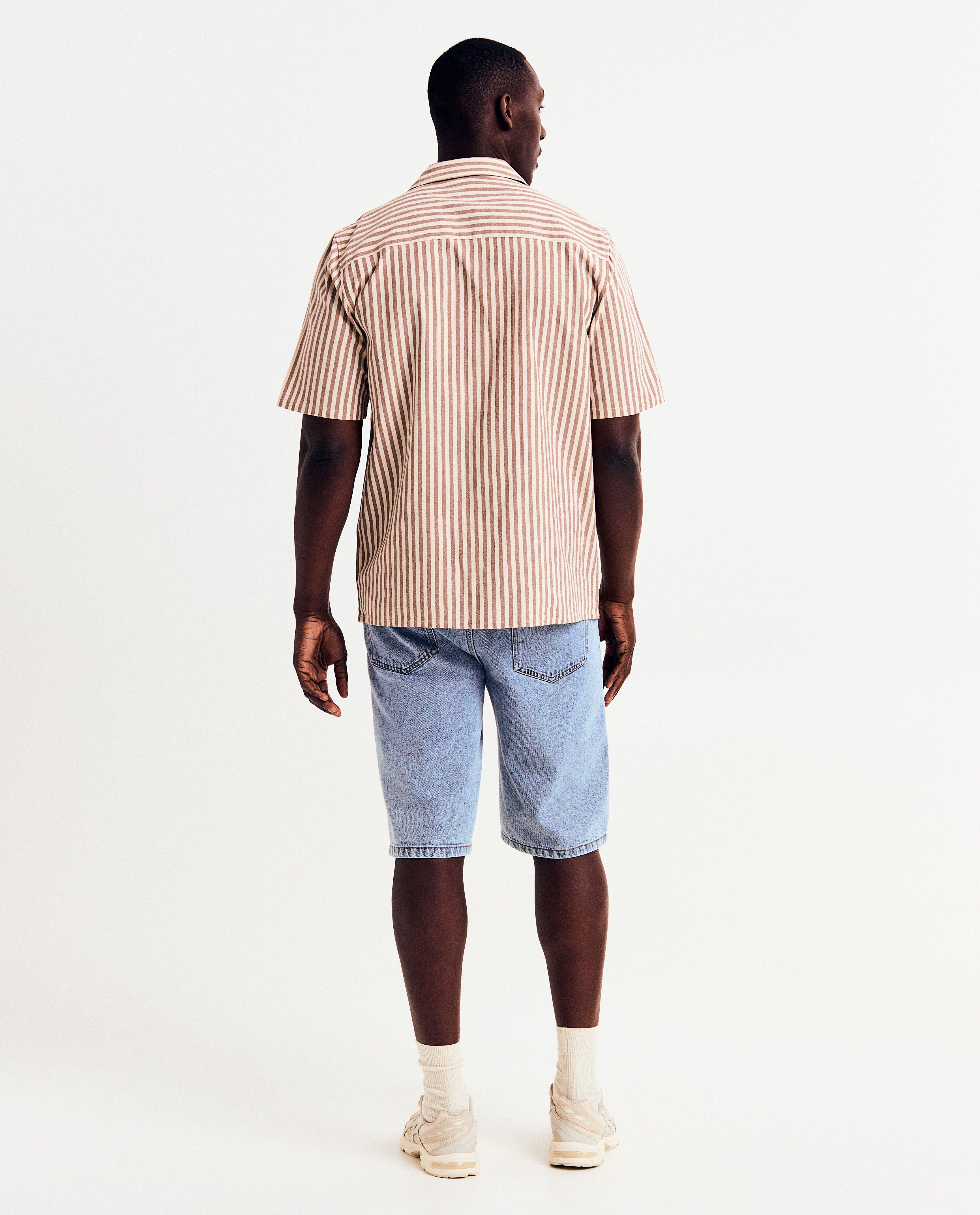 Shorten - Lichtblauwe jeansshort, regular fit