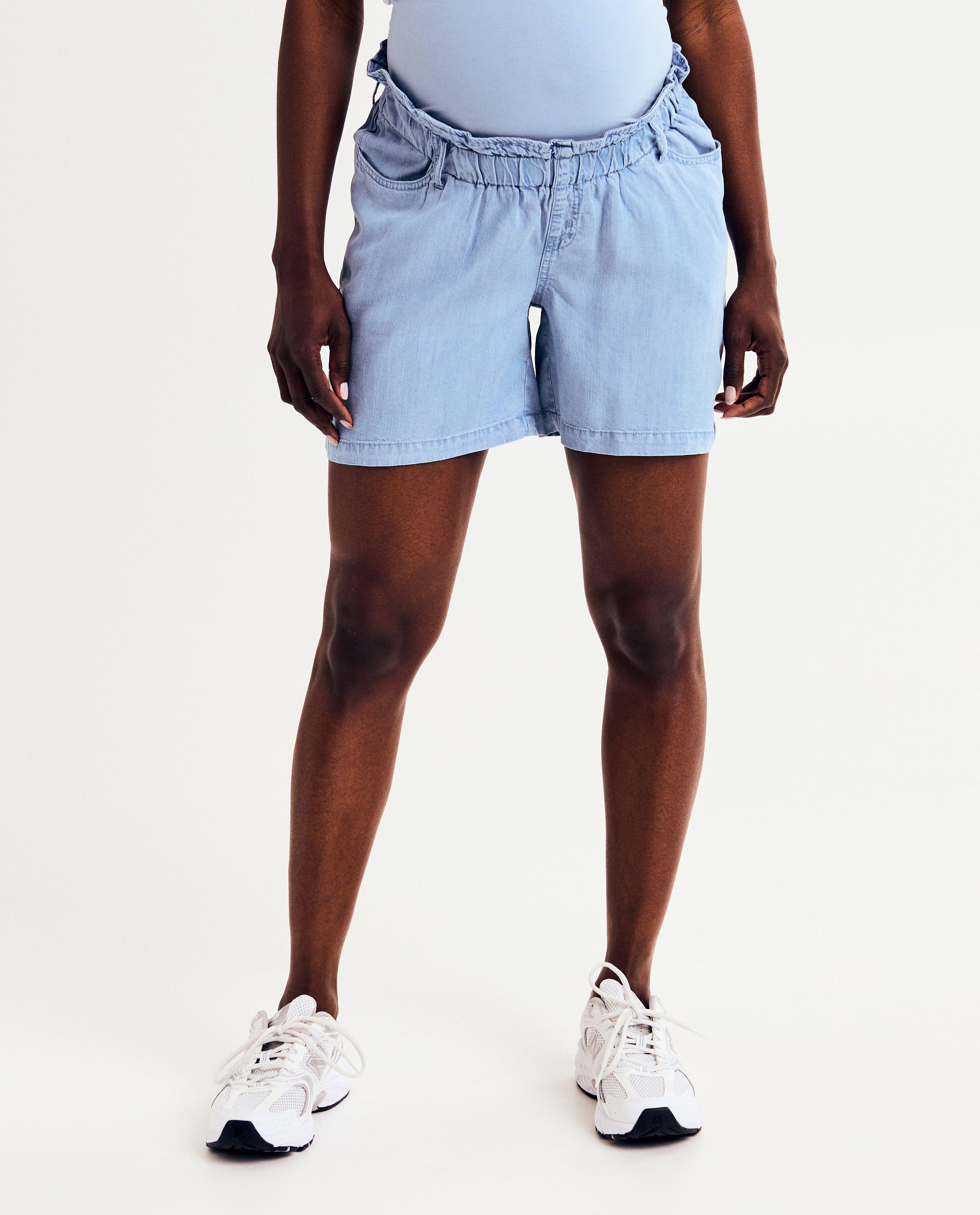 Shorten - Lichtblauwe jeansshort, zwangerschap