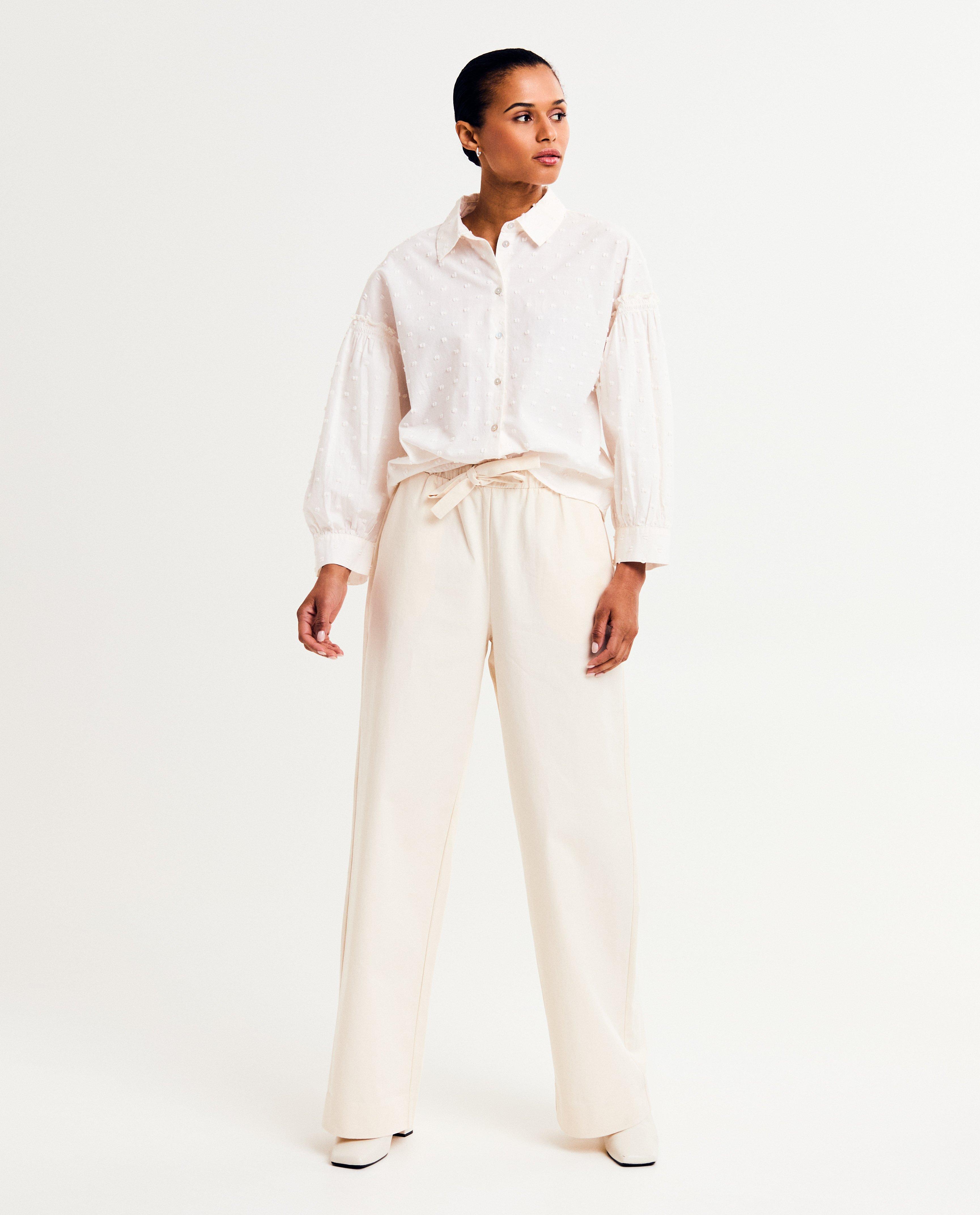 Hemden - Witte blouse met reliëfpatroon