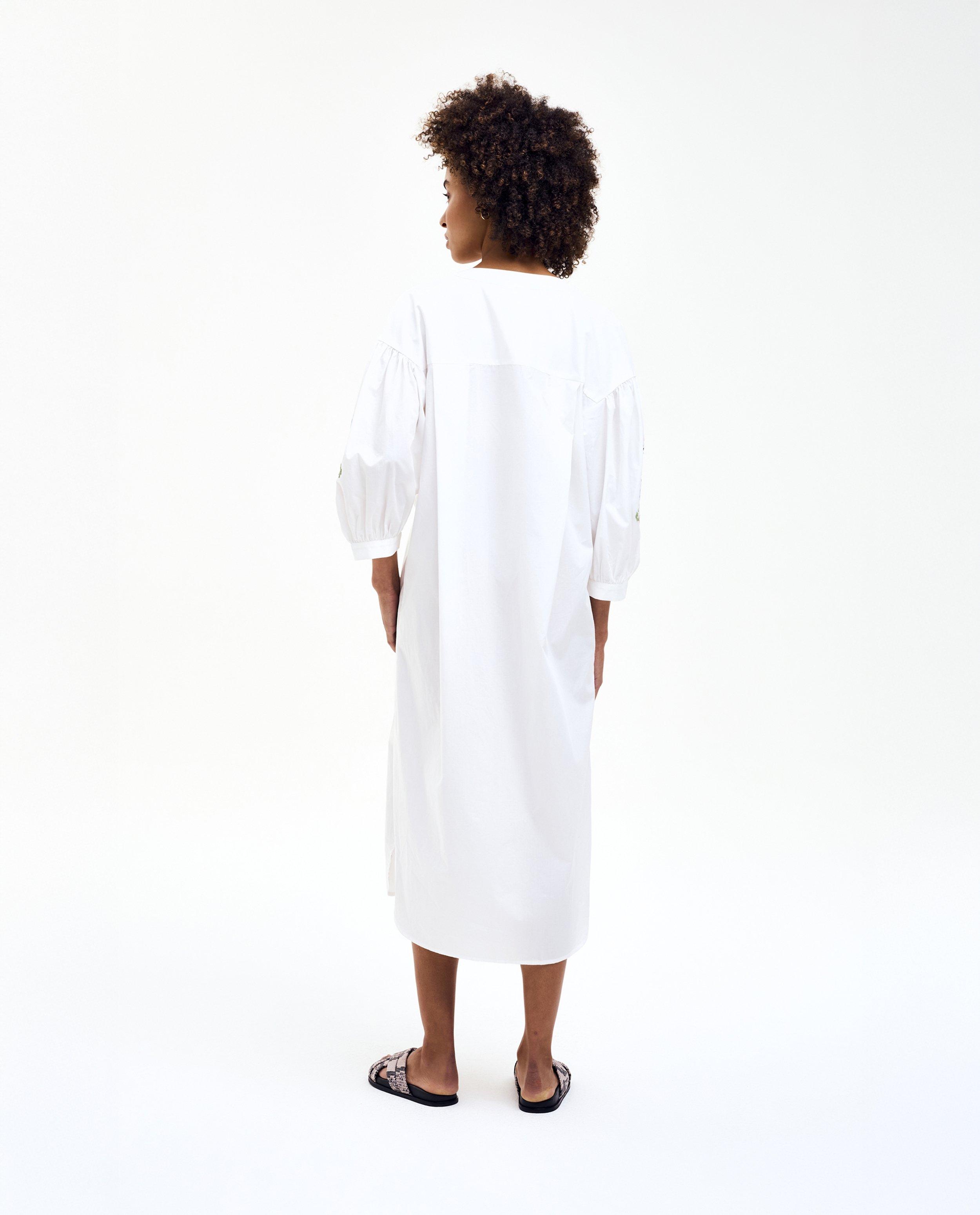 Robes - Robe avec fleurs de perles