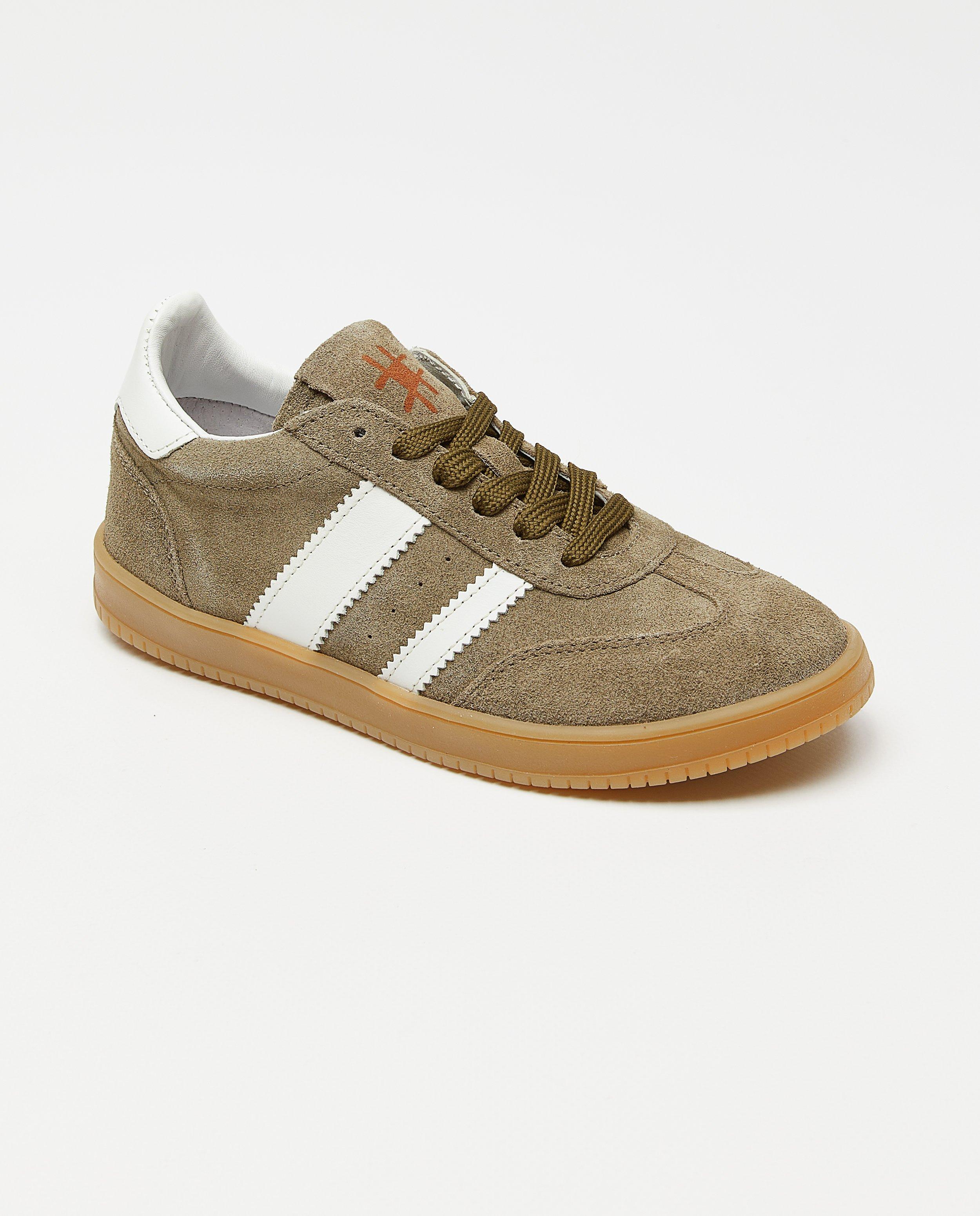 Schoenen - Sneakers met strepen, maat 31-39