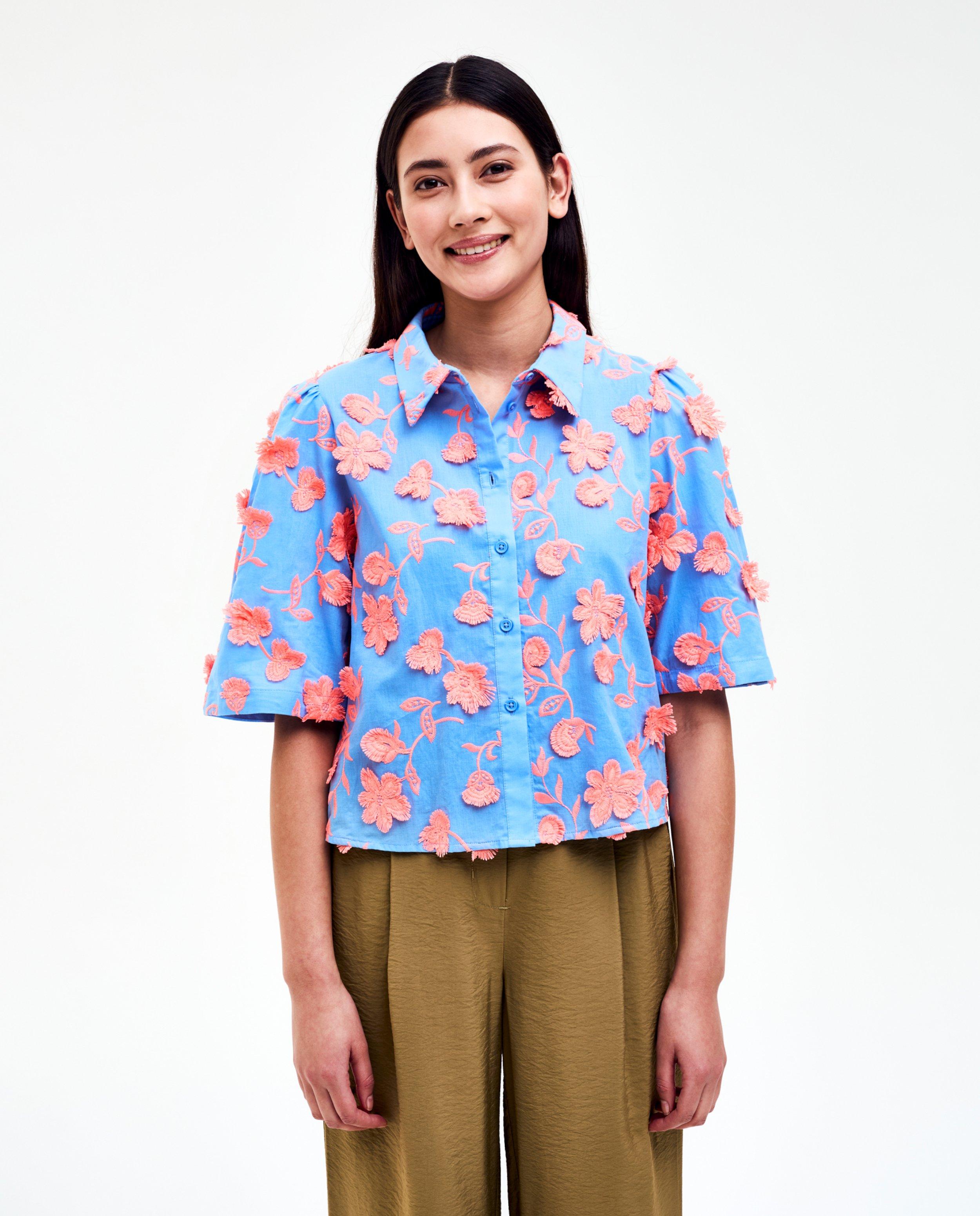 Chemises - Chemise avec fleurs brodées
