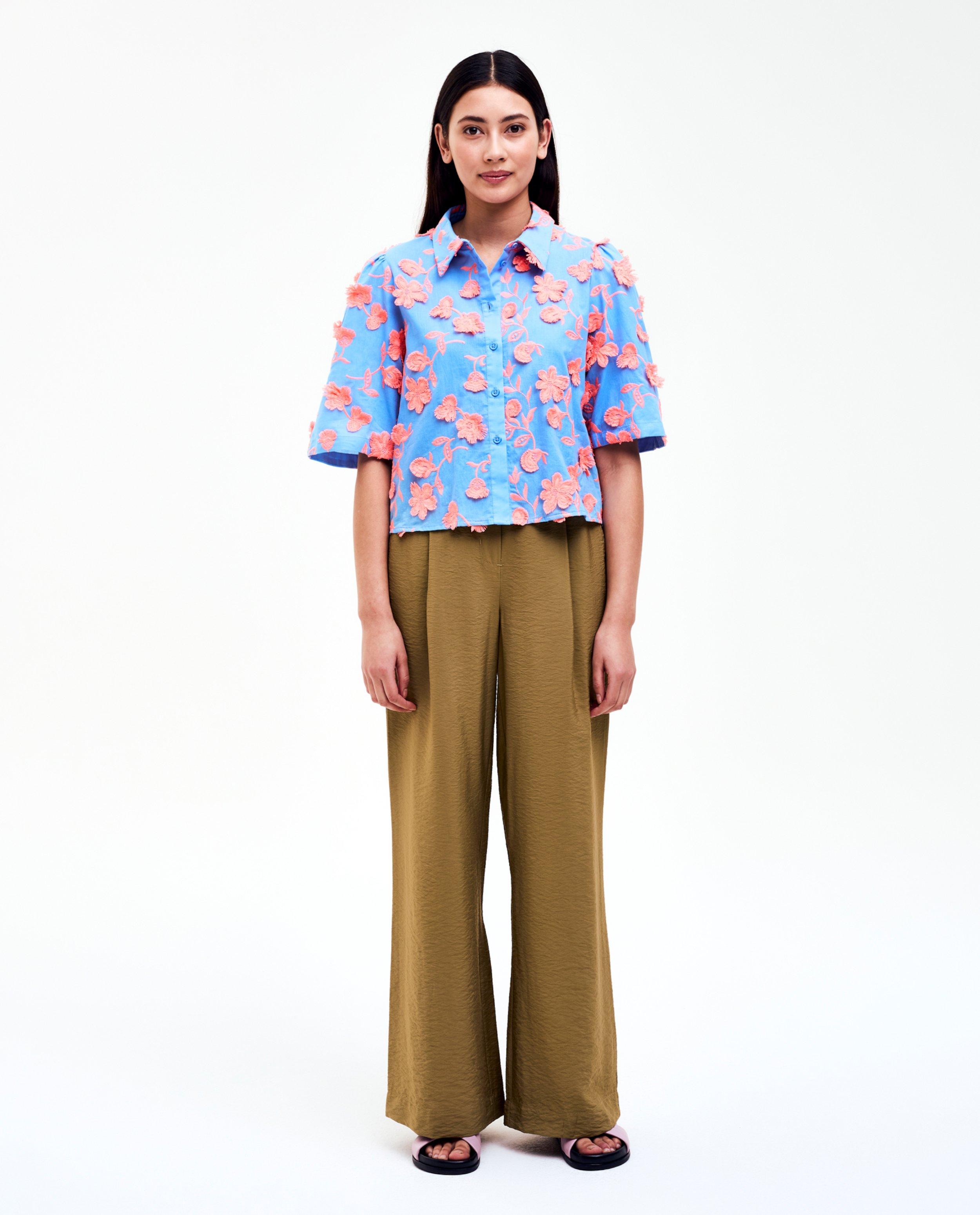 Chemises - Chemise avec fleurs brodées
