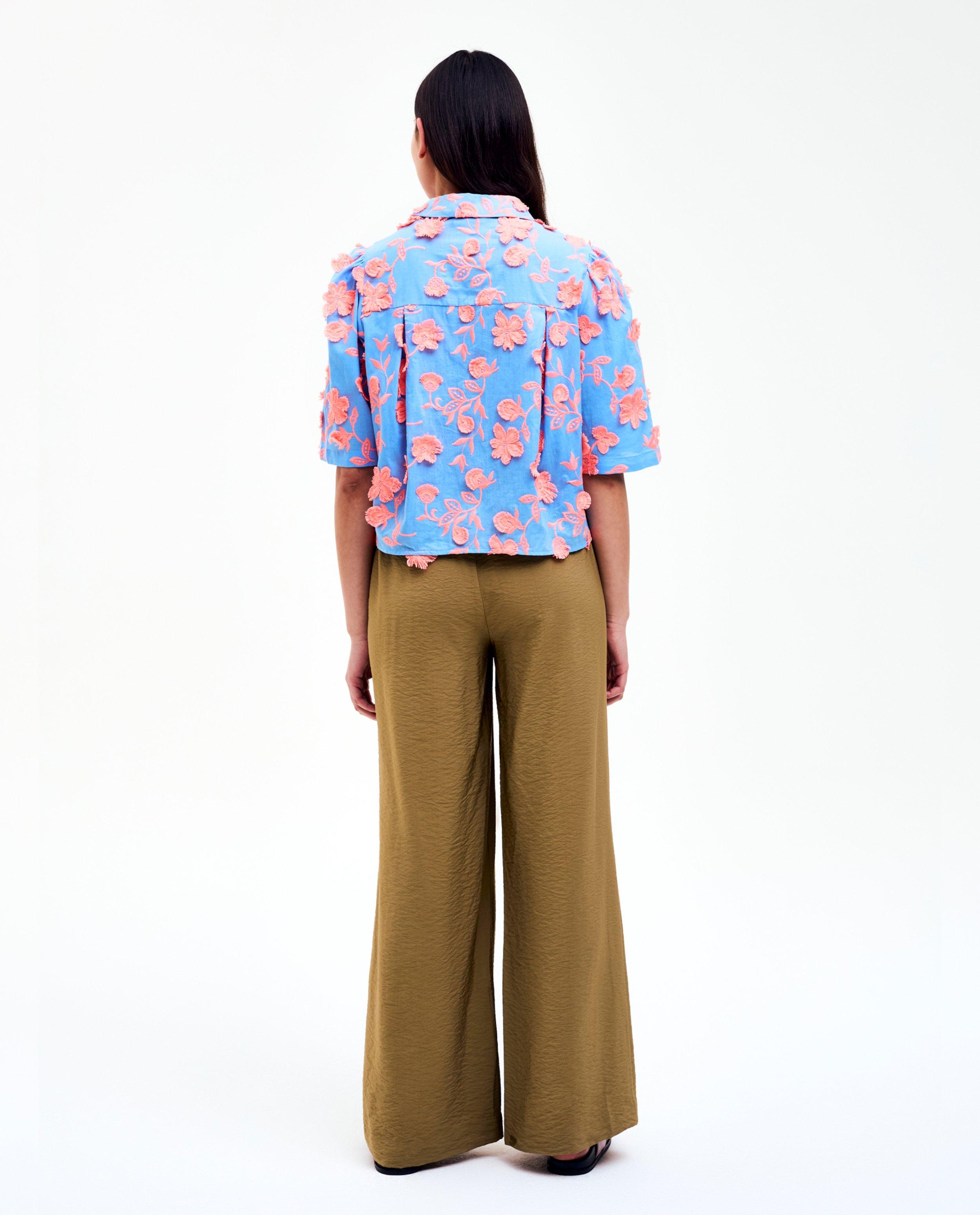 Chemises - Chemise avec fleurs brodées