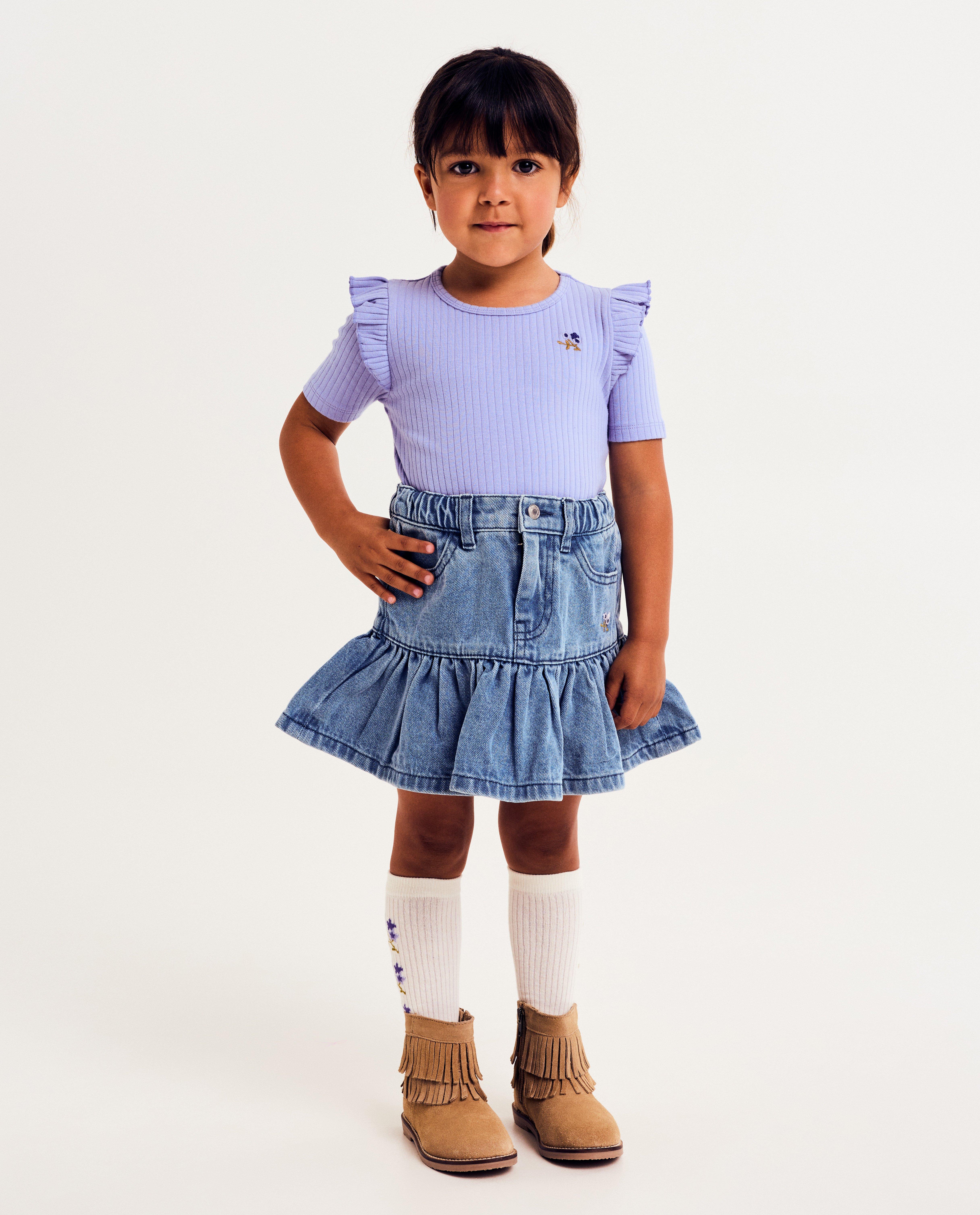 T-shirts - T-shirt met geborduurde bloem