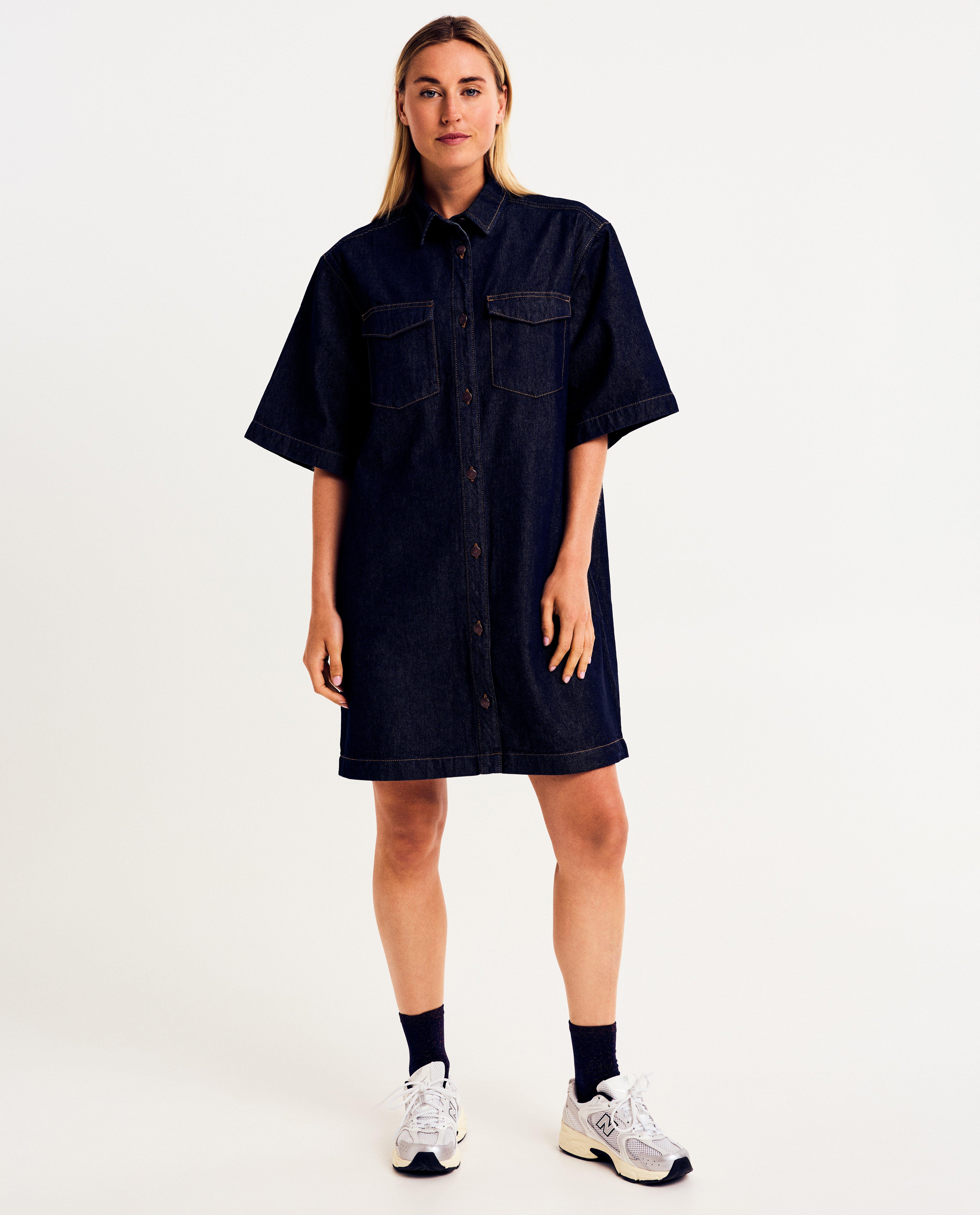 Kleedjes - Donkerblauwe jeansjurk van raw denim