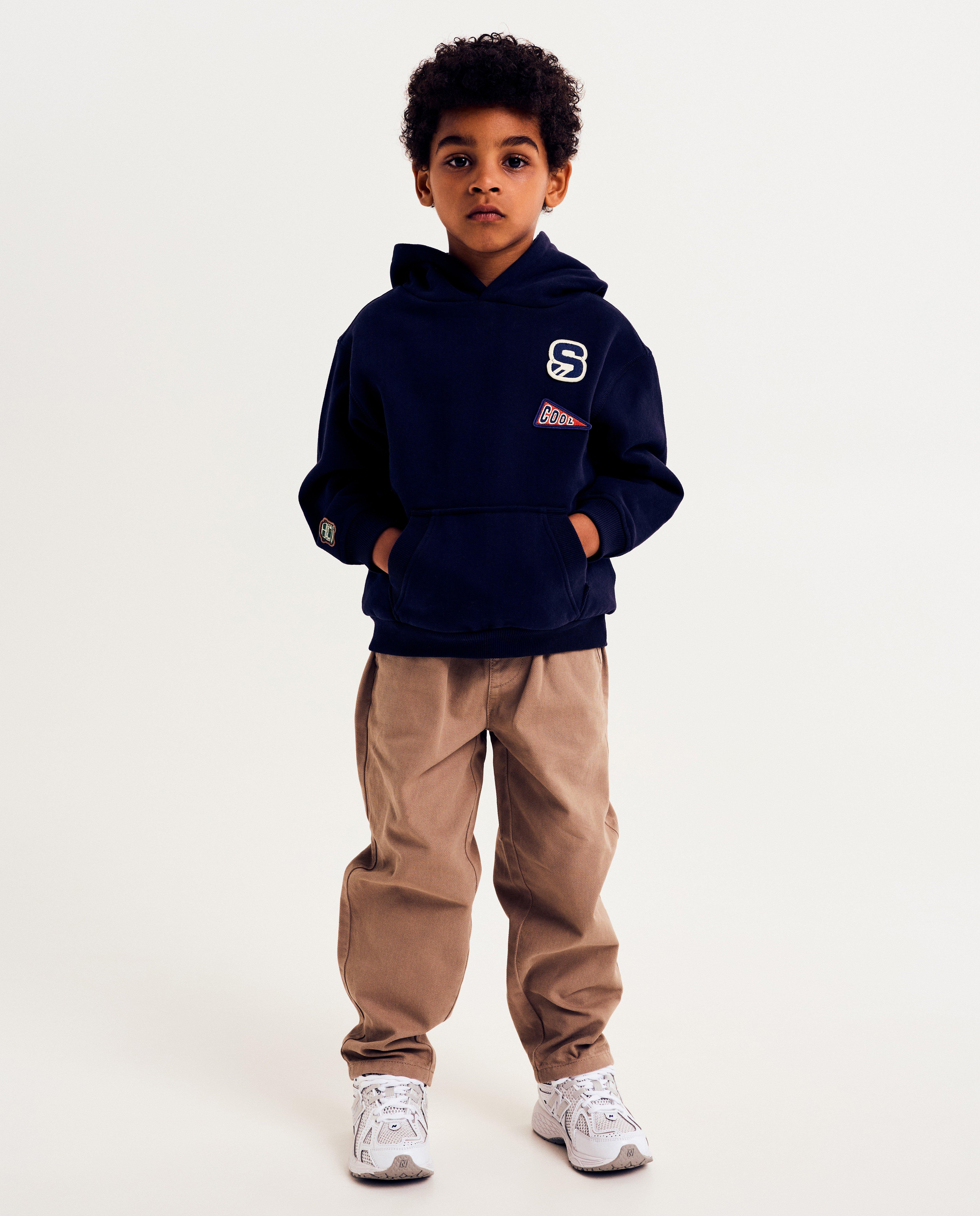 Sweats - Sweat à capuche avec écussons brodés