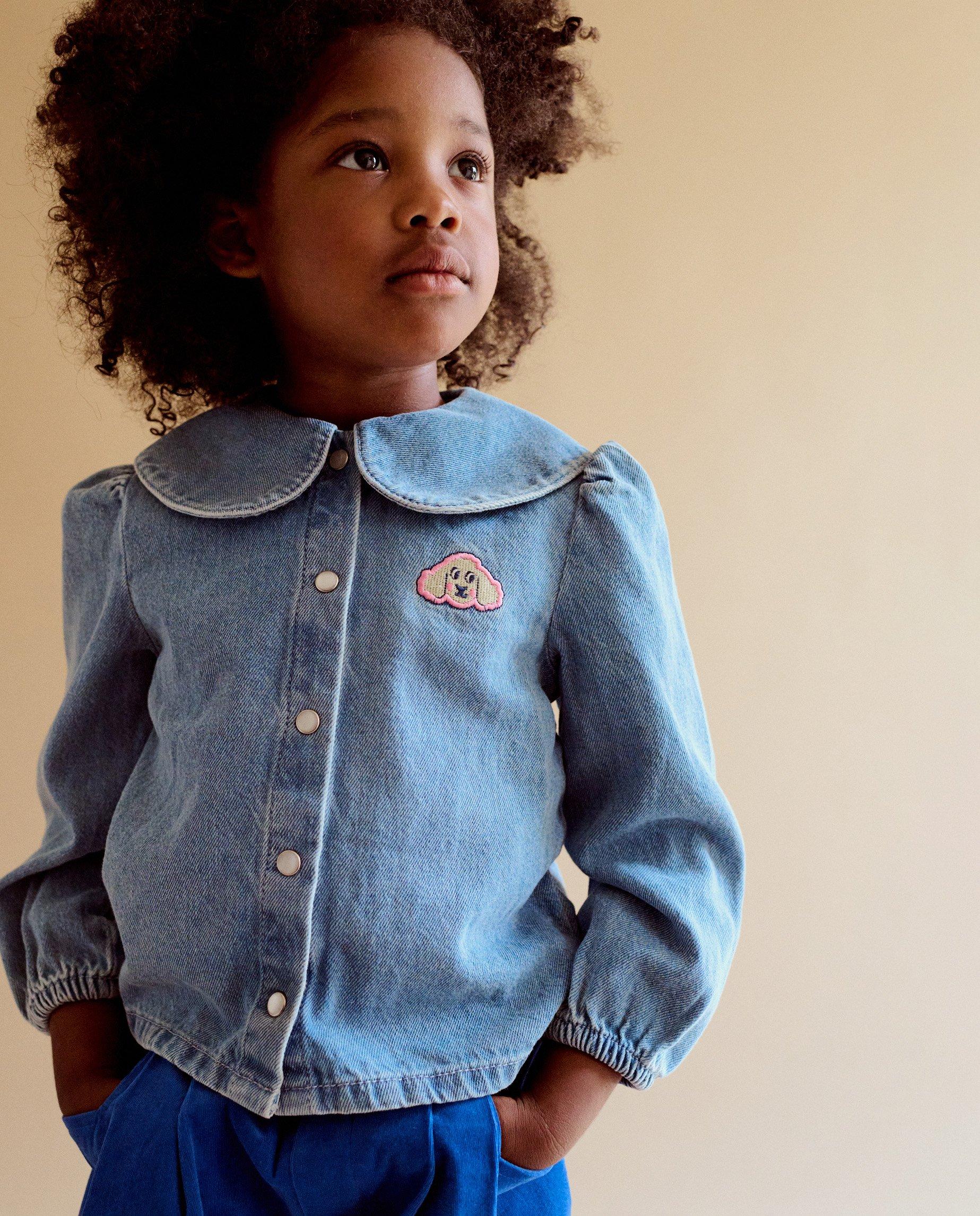 Blouse van jeans met patch - Product Detail - lichtblauw - afbeelding nummer 2