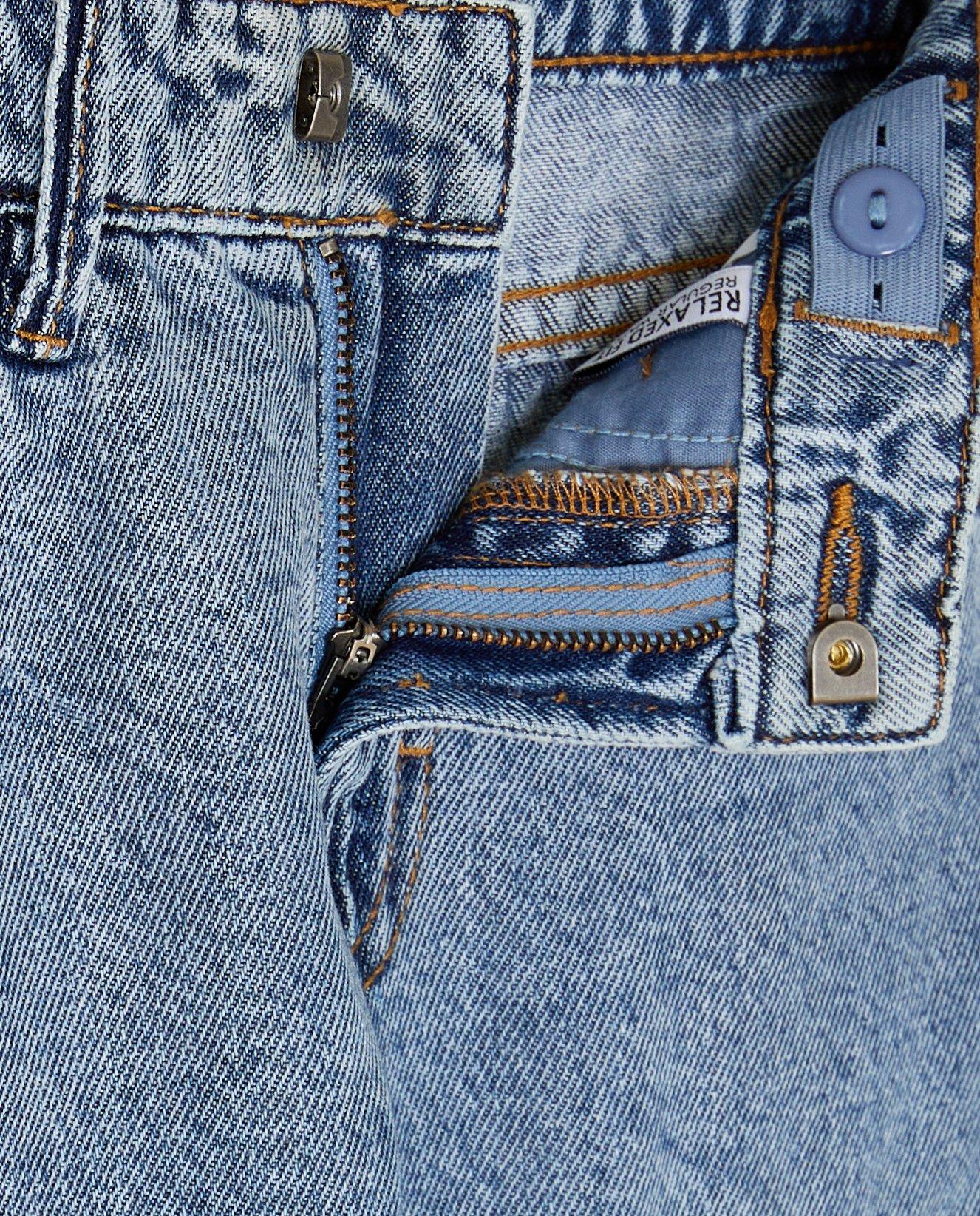 Jean &agrave; effet d&eacute;lav&eacute; - D&eacute;tails du produit - bleu clair - image num&eacute;ro 6