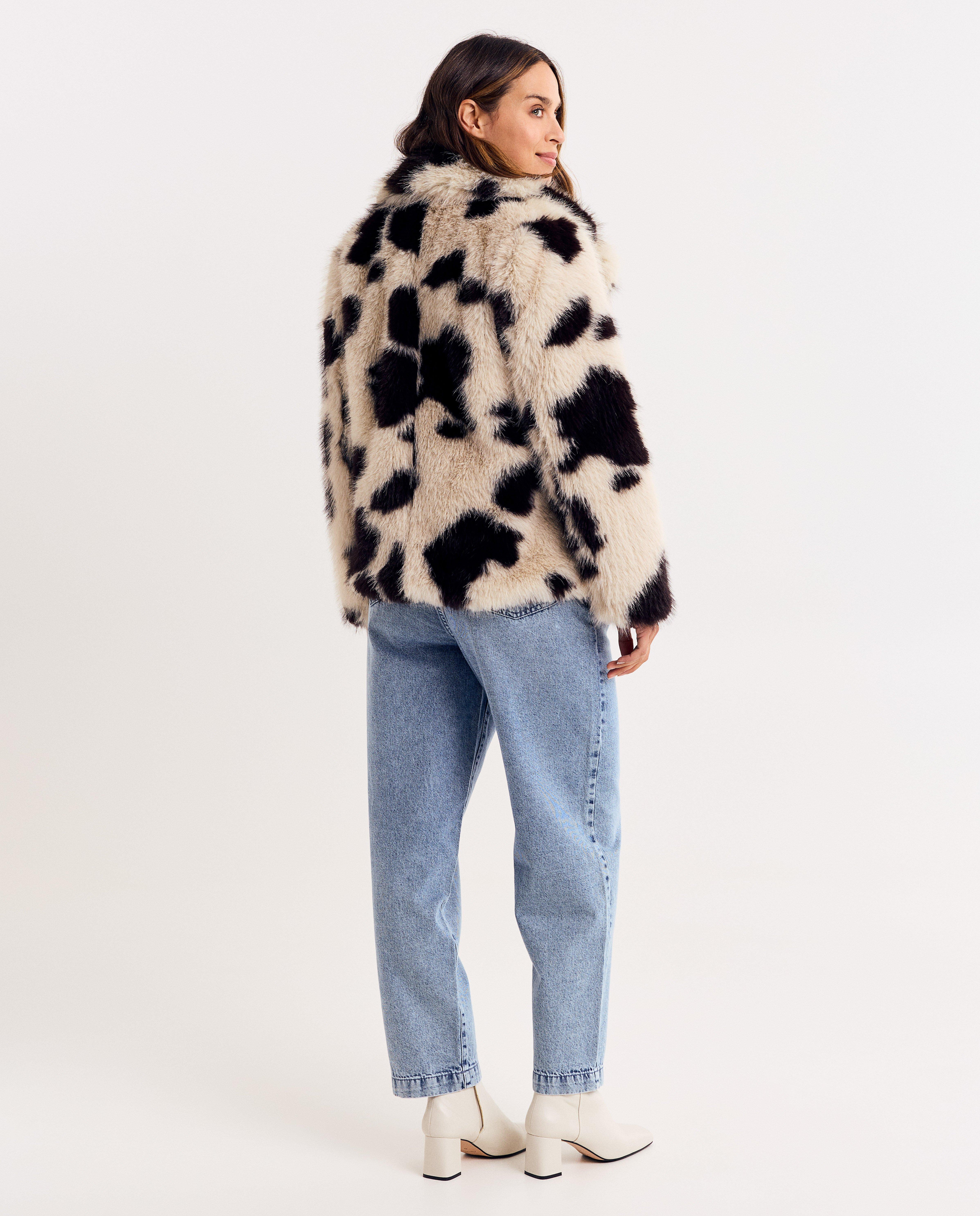 Faux fur jas met print - Product Detail - wit - afbeelding nummer 4