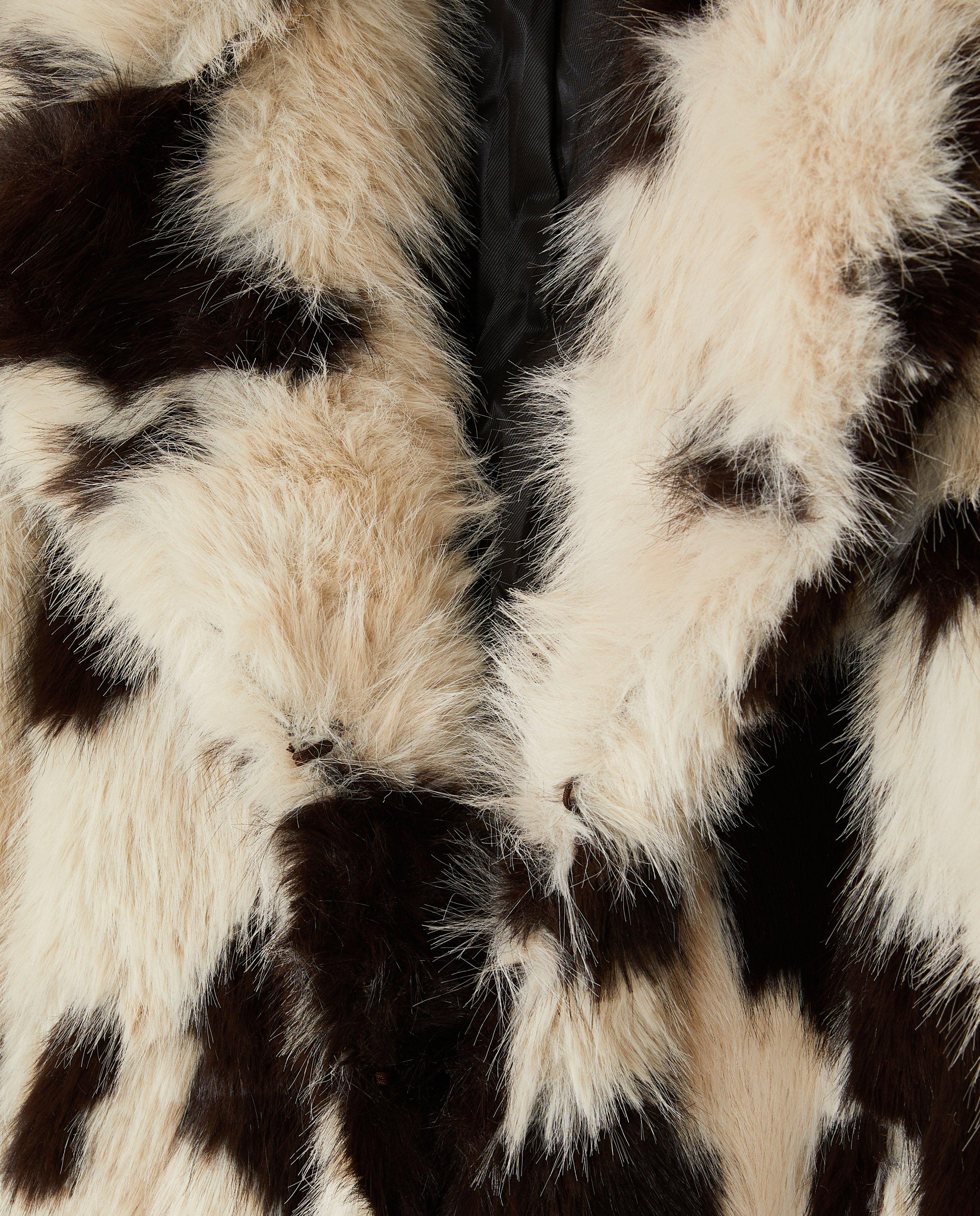 Faux fur jas met print - Product Detail - wit - afbeelding nummer 7