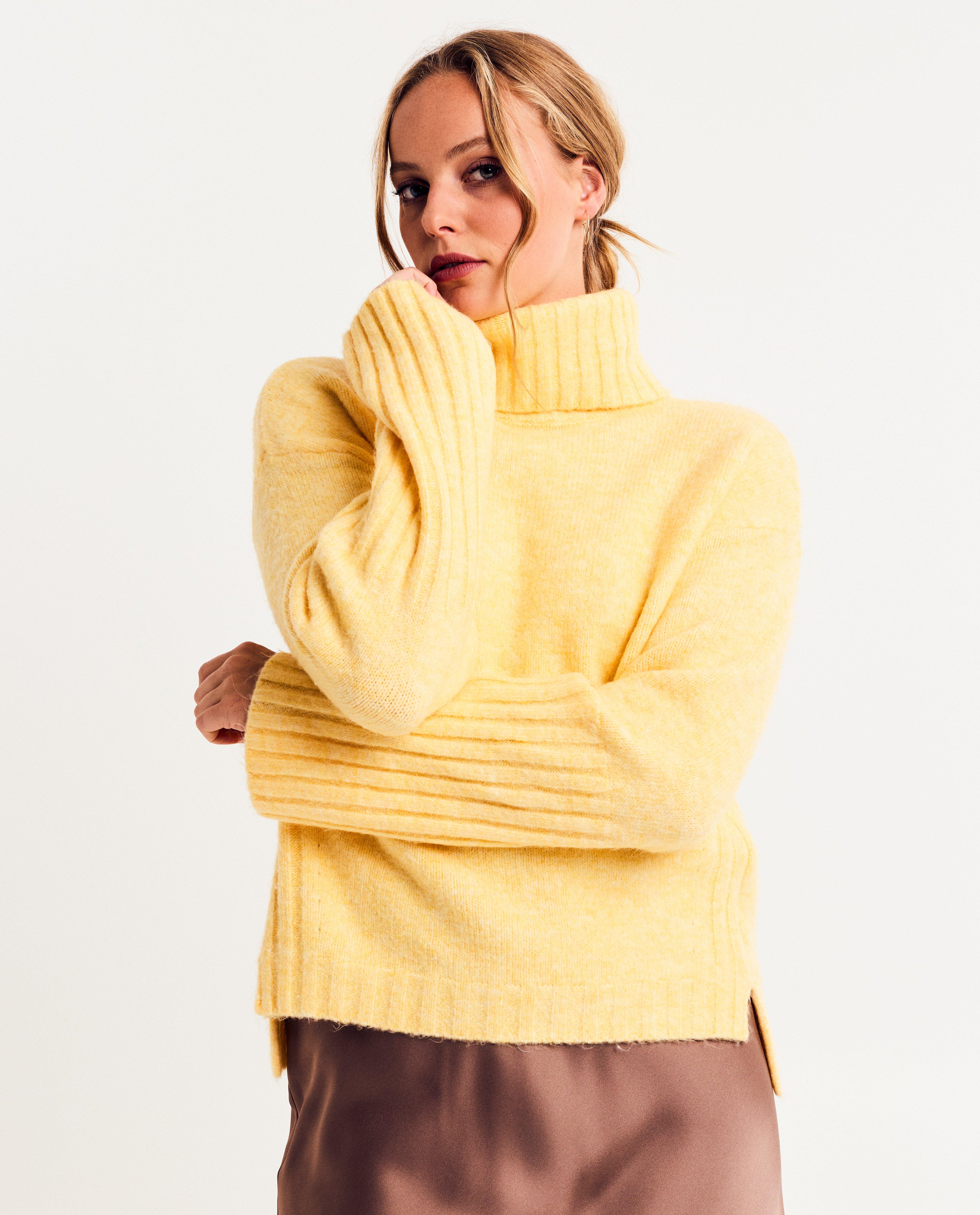 Gele trui, loose fit - Product Detail - lichtgeel - afbeelding nummer 2