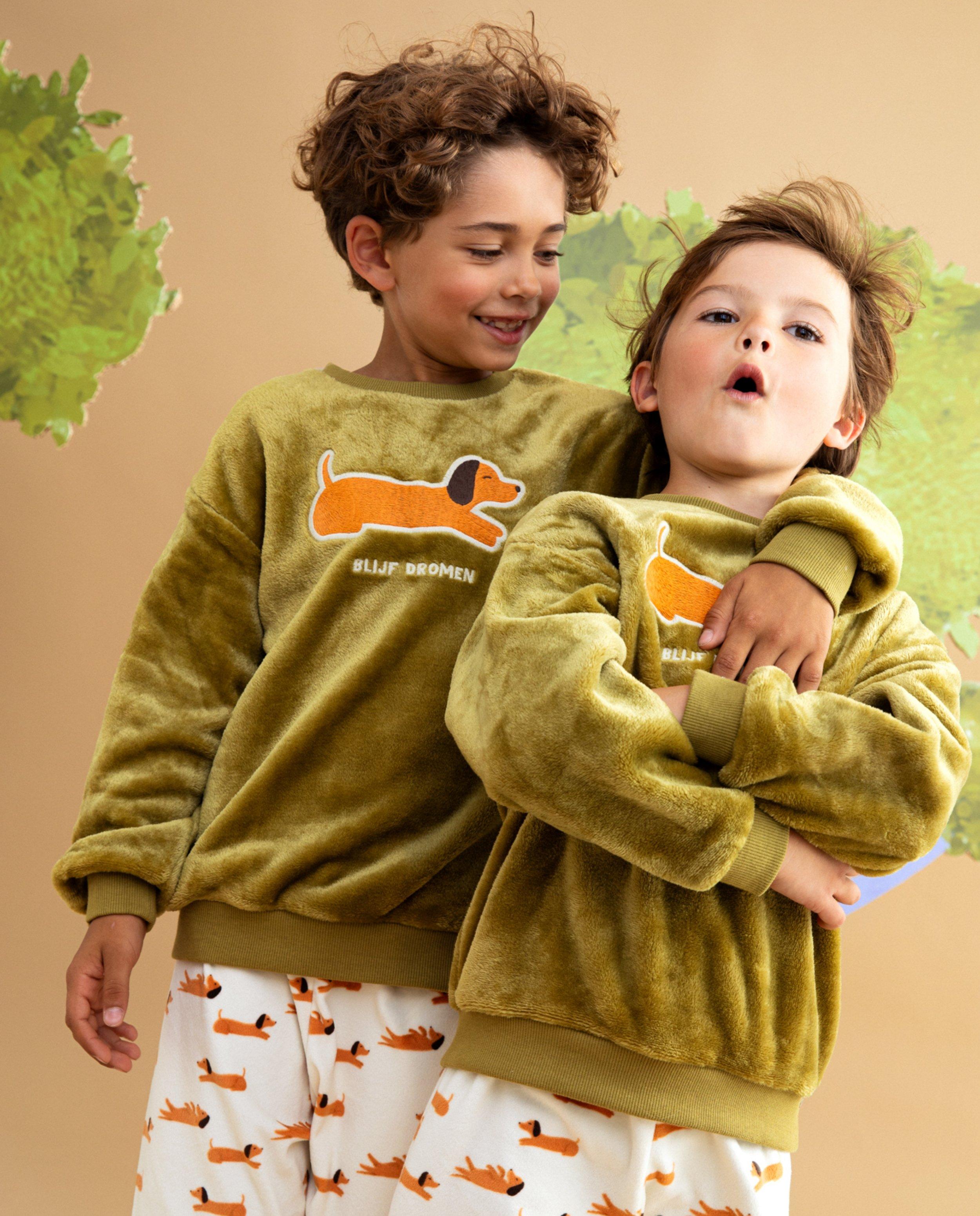 Pyjama en tissu teddy avec imprimé de chiens