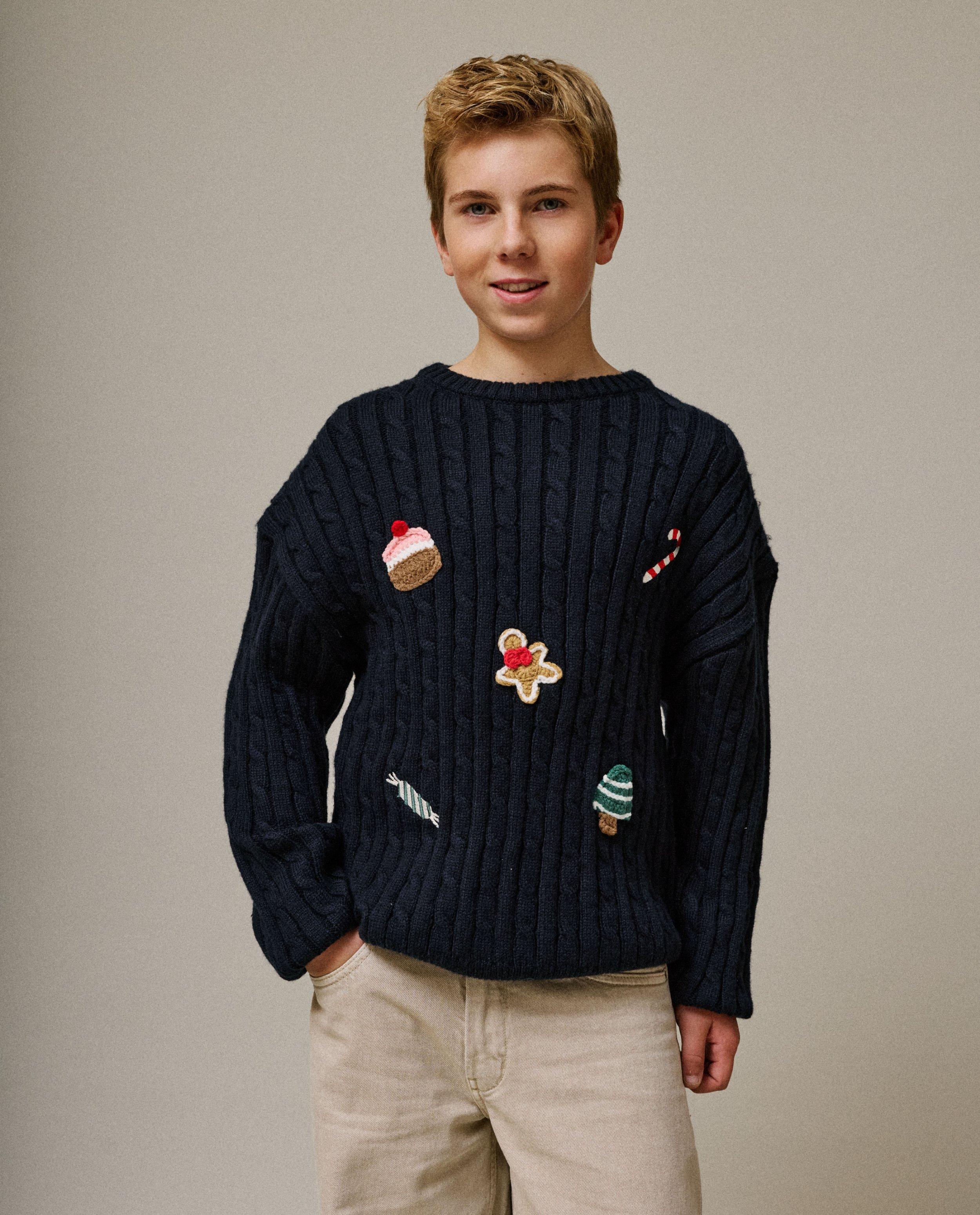 Pull de Noël avec motifs brodés et crochetés, 134–170