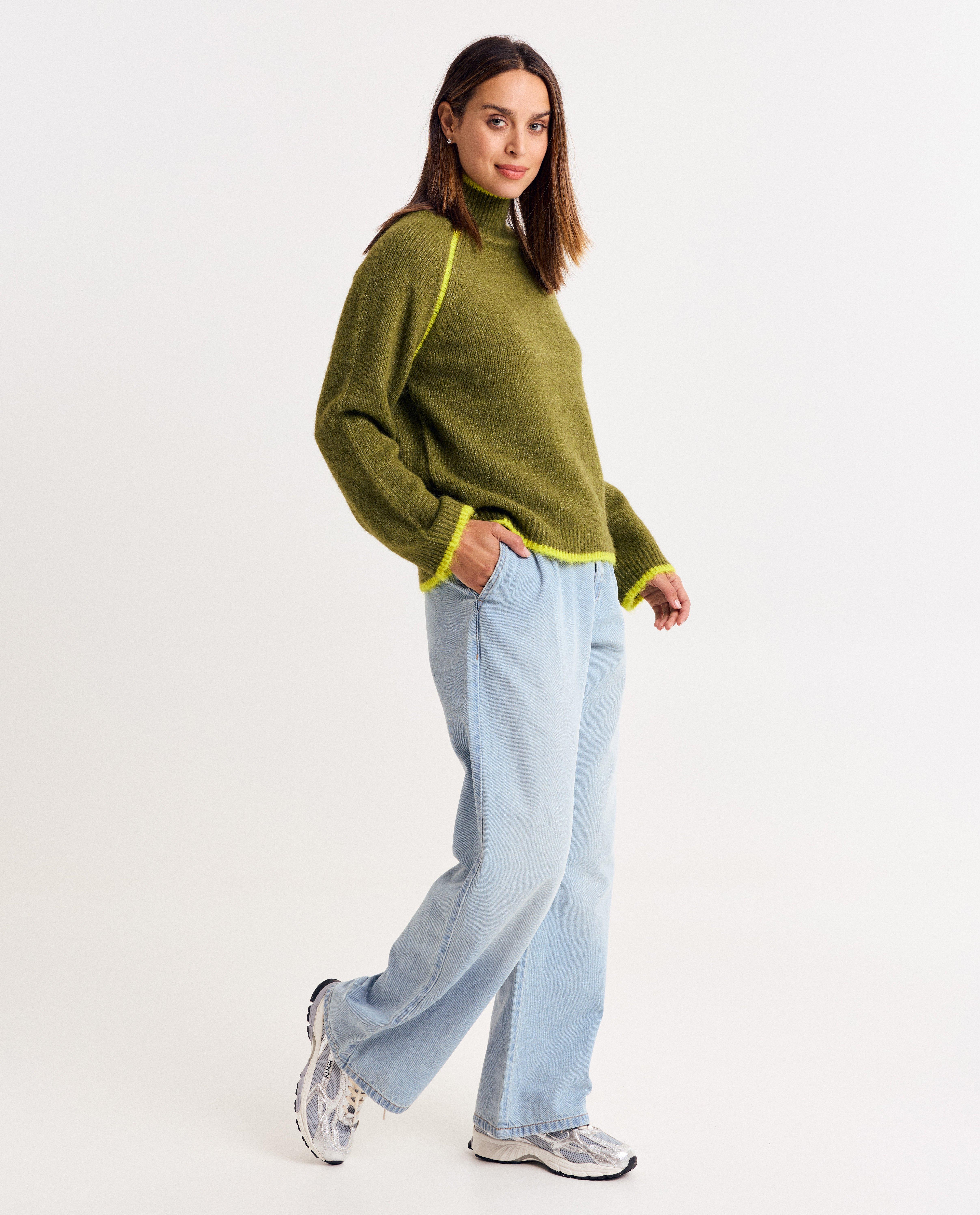 Truien - Trui met siernaden