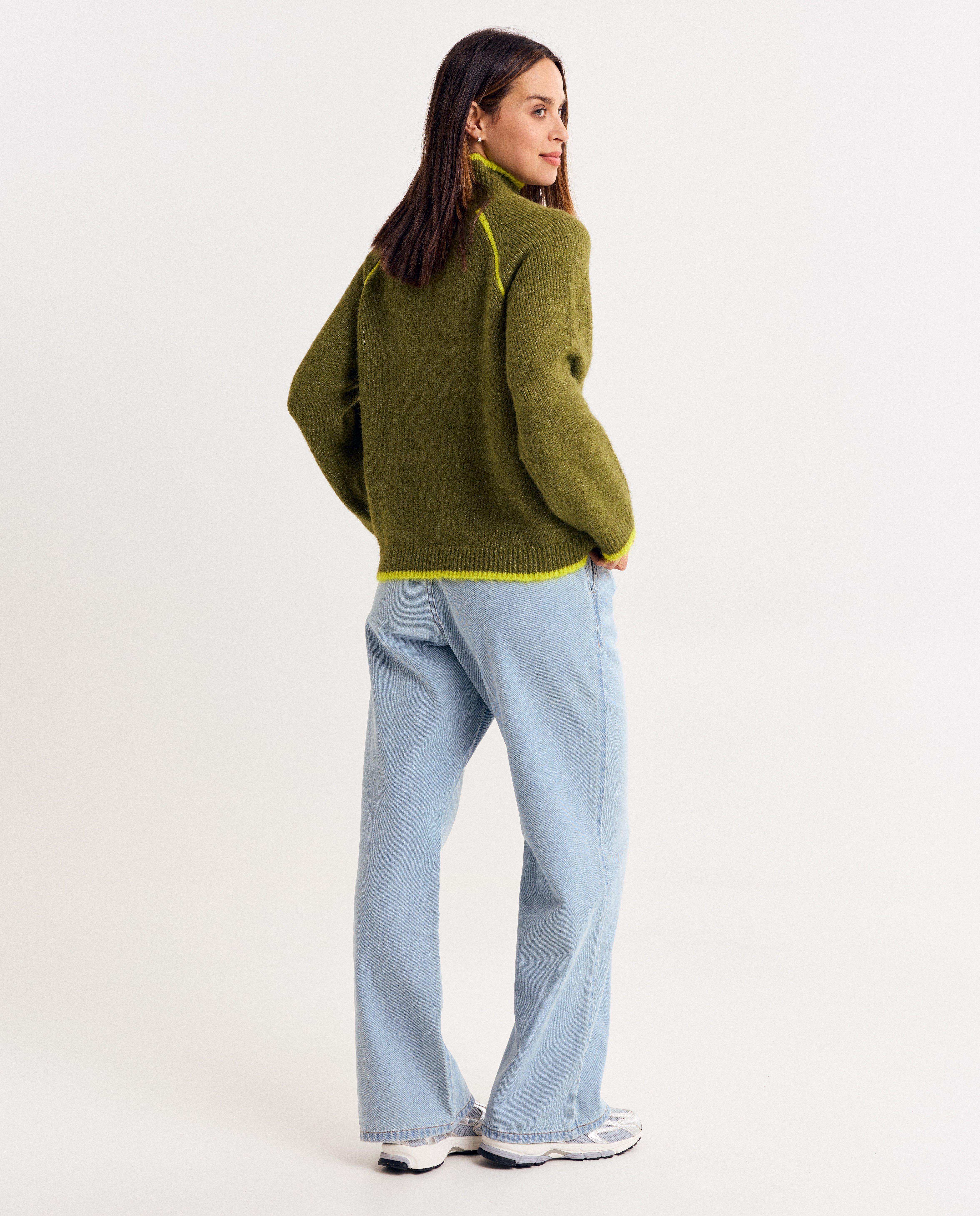 Truien - Trui met siernaden