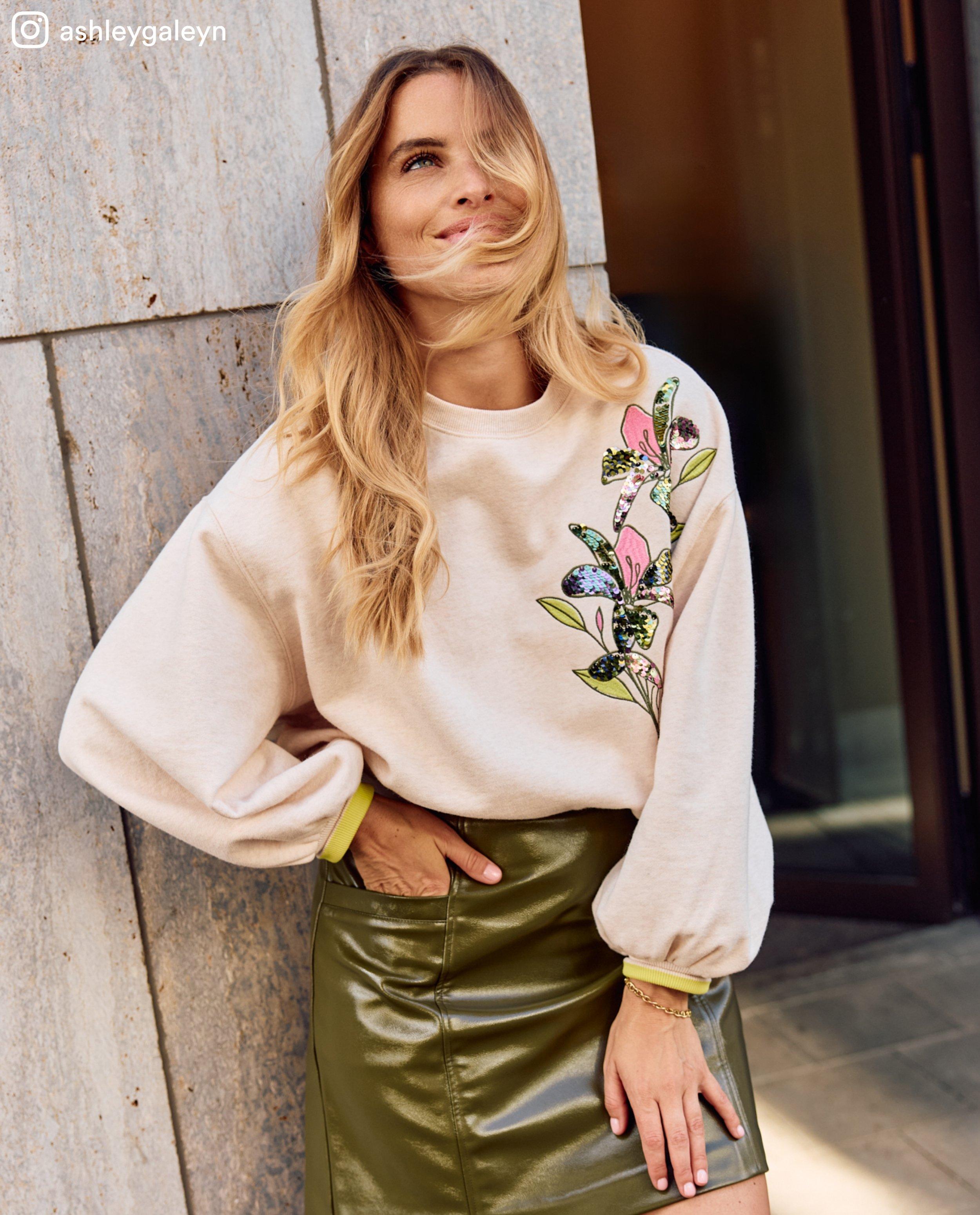 Sweater met geborduurde bloemen
