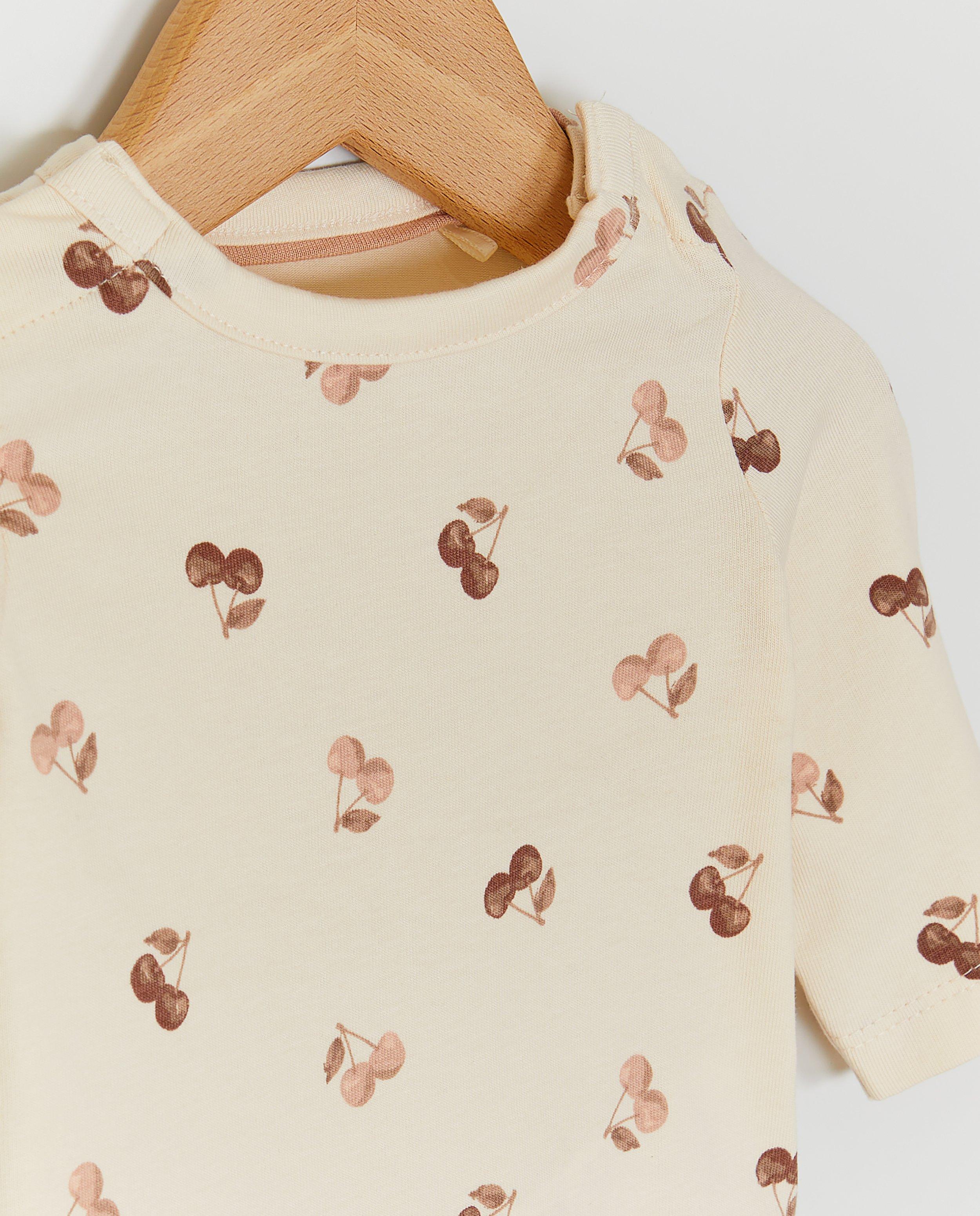 T-shirt &agrave; manches longues &agrave; imprim&eacute; &agrave; cerises - D&eacute;tails du produit - blanc - image num&eacute;ro 3