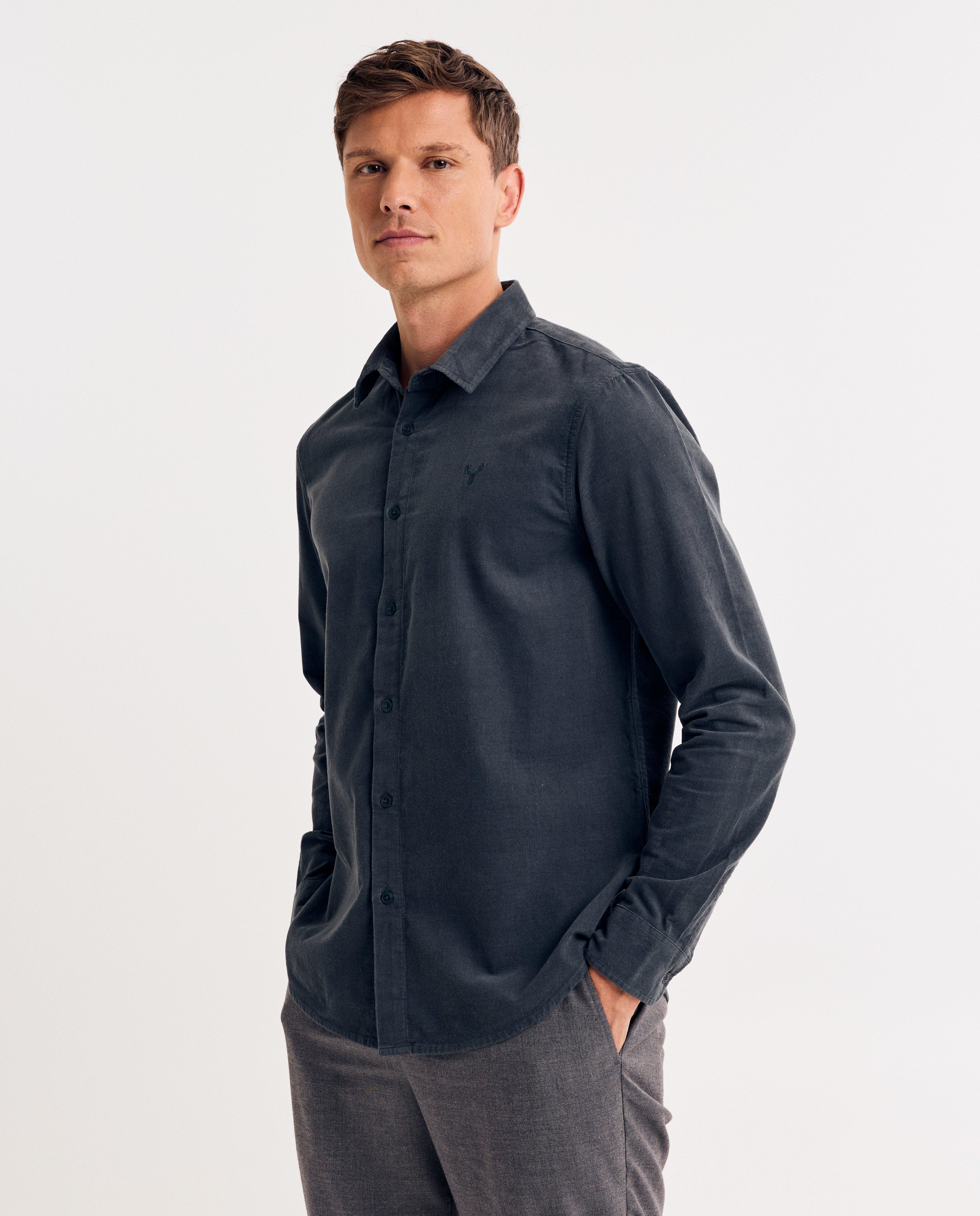 Chemise en velours côtelé avec renne brodé, regular fit