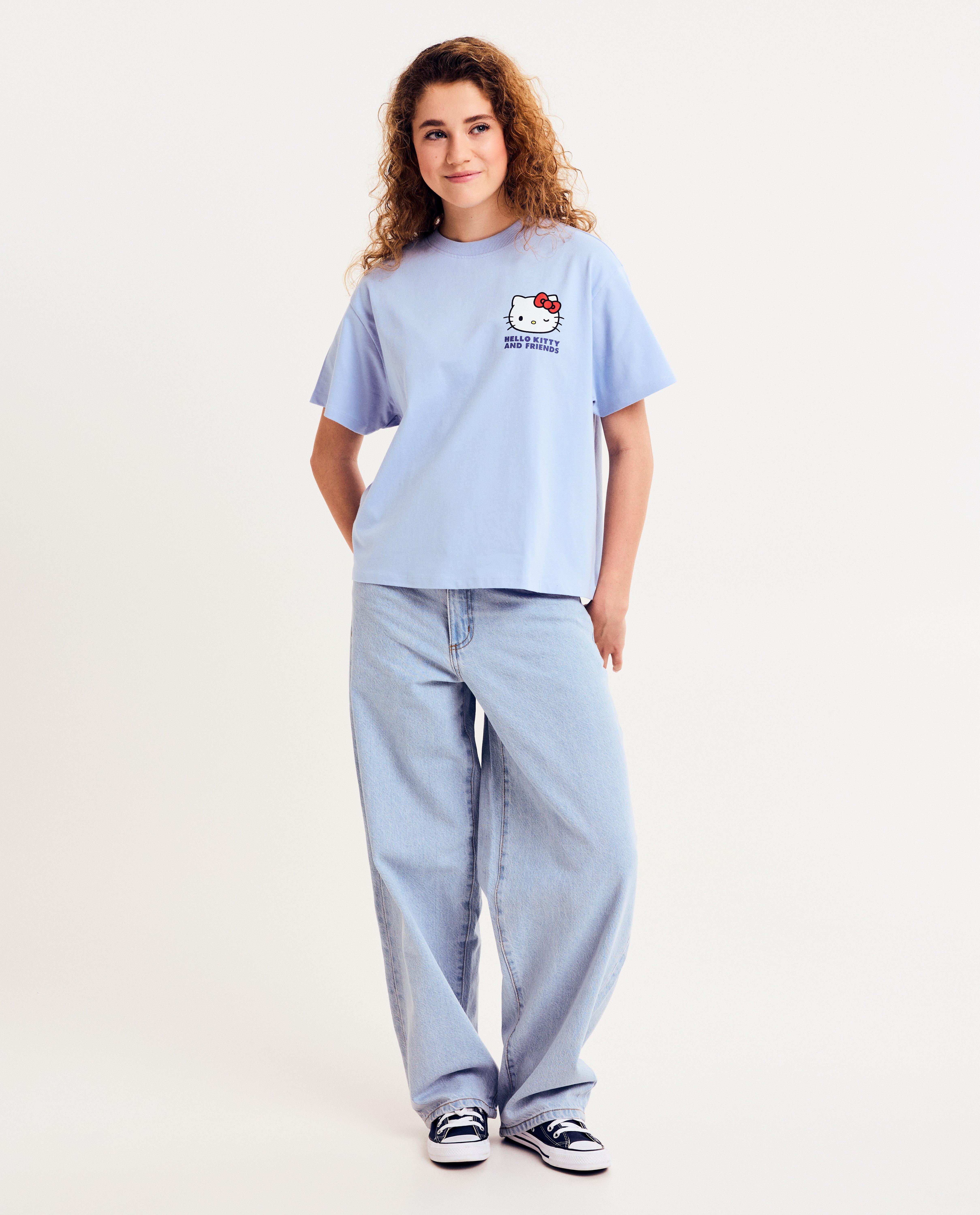 T-shirt avec un imprim&eacute; au dos Hello Kitty, oversized fit - D&eacute;tails du produit - bleu clair - image num&eacute;ro 3