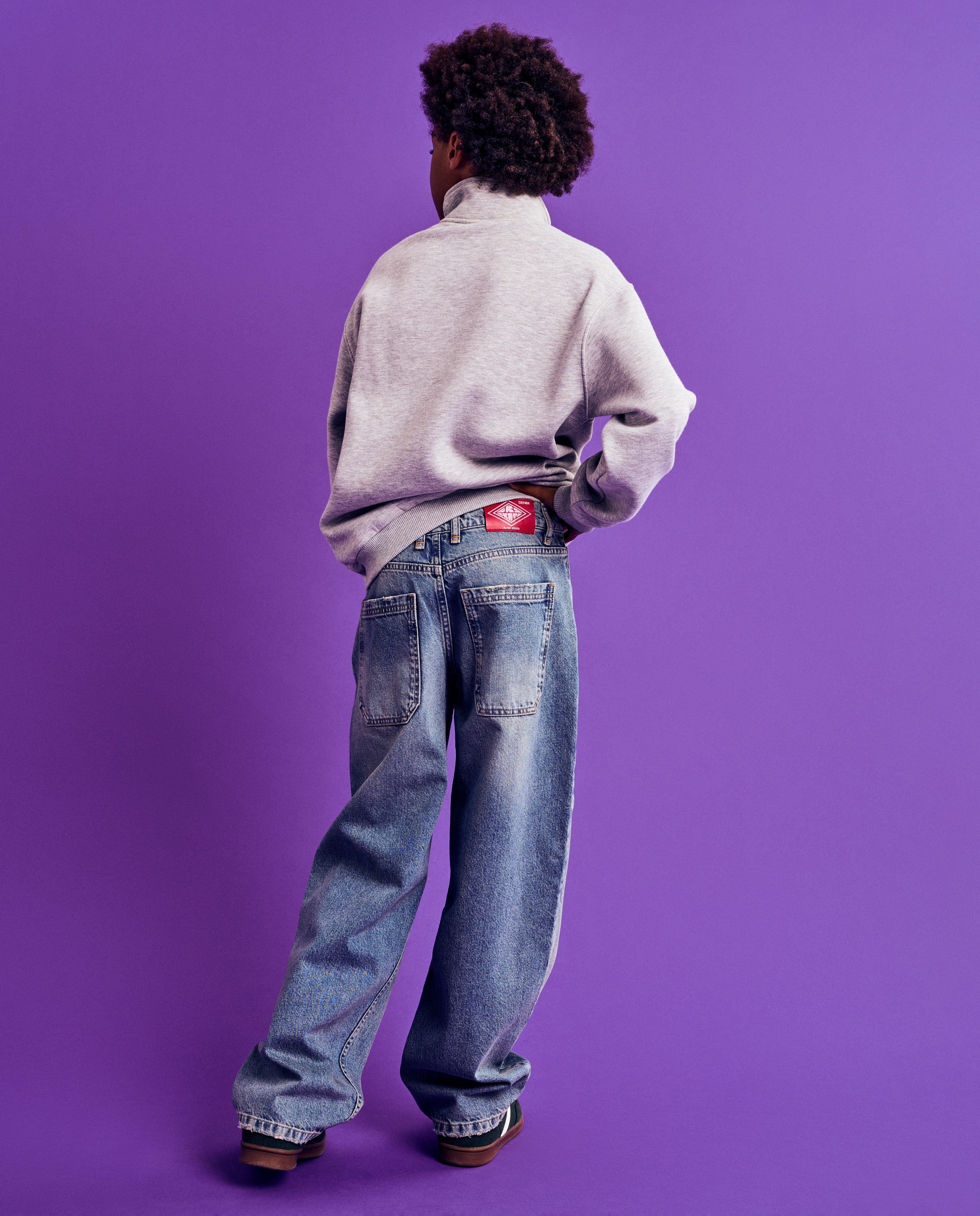 Jeans met verwassen look, skater fit - Product Detail - blauw - afbeelding nummer 2