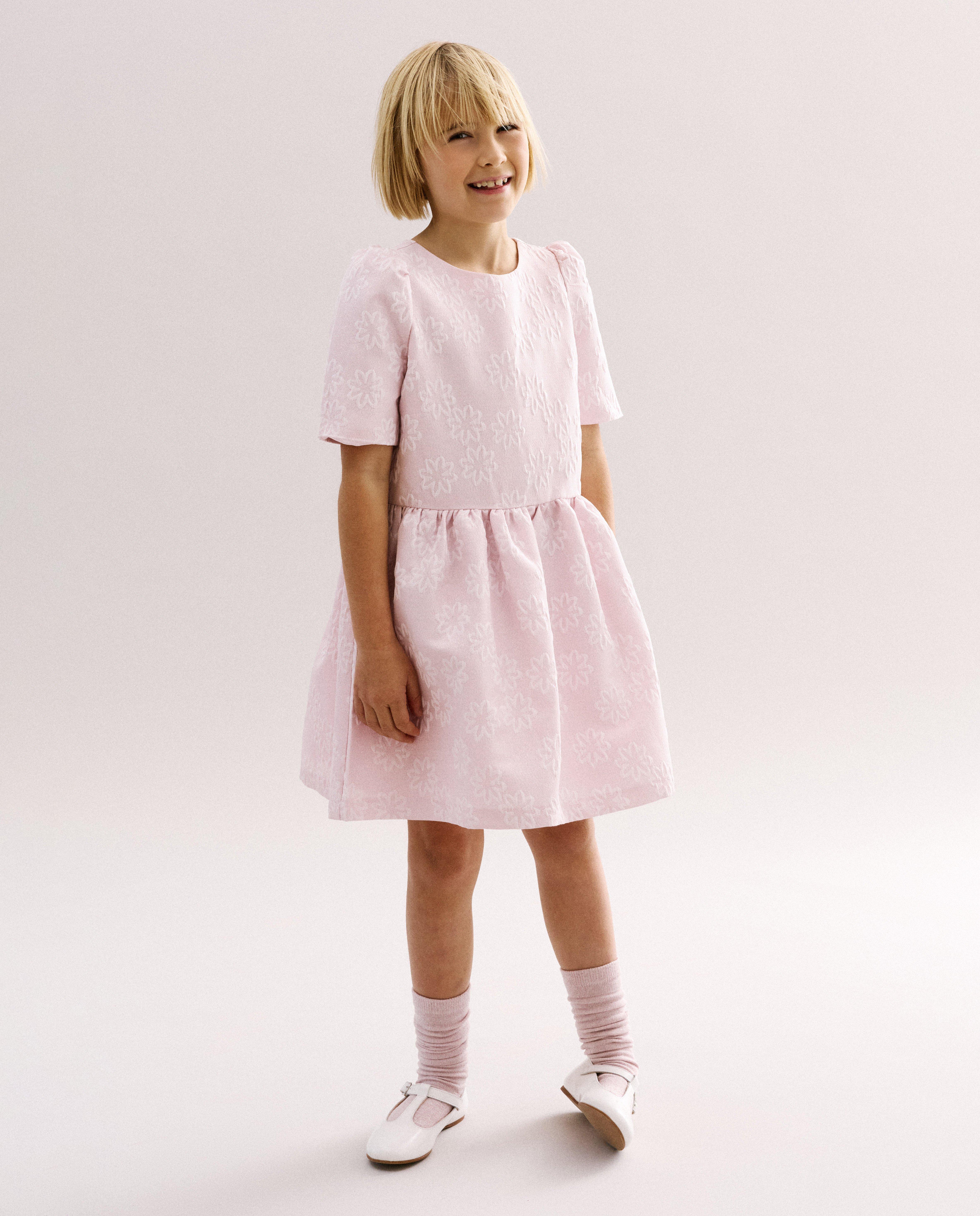 Robe &agrave; motif floral - D&eacute;tails du produit - rose clair - image num&eacute;ro 1