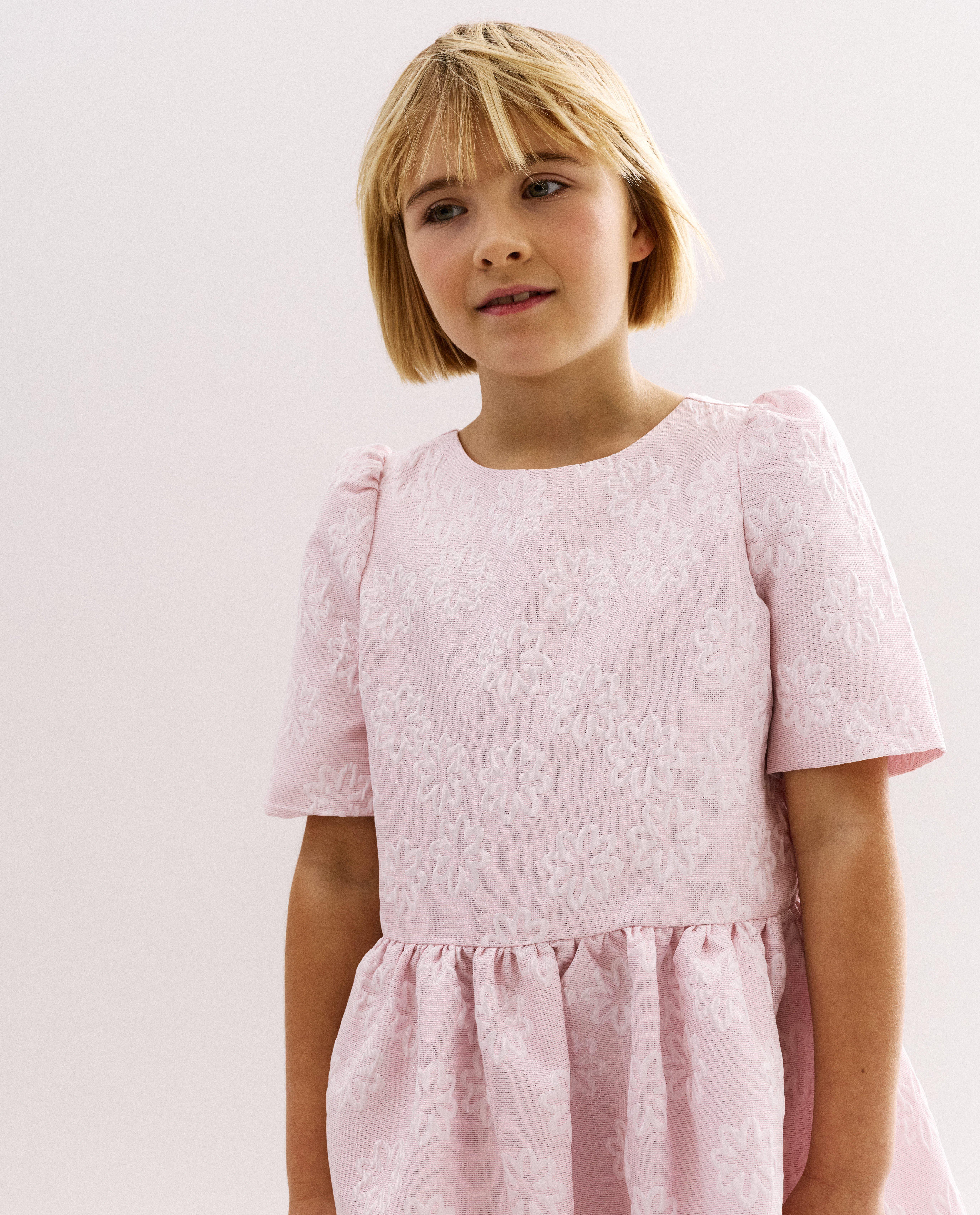 Robe &agrave; motif floral - D&eacute;tails du produit - rose clair - image num&eacute;ro 3