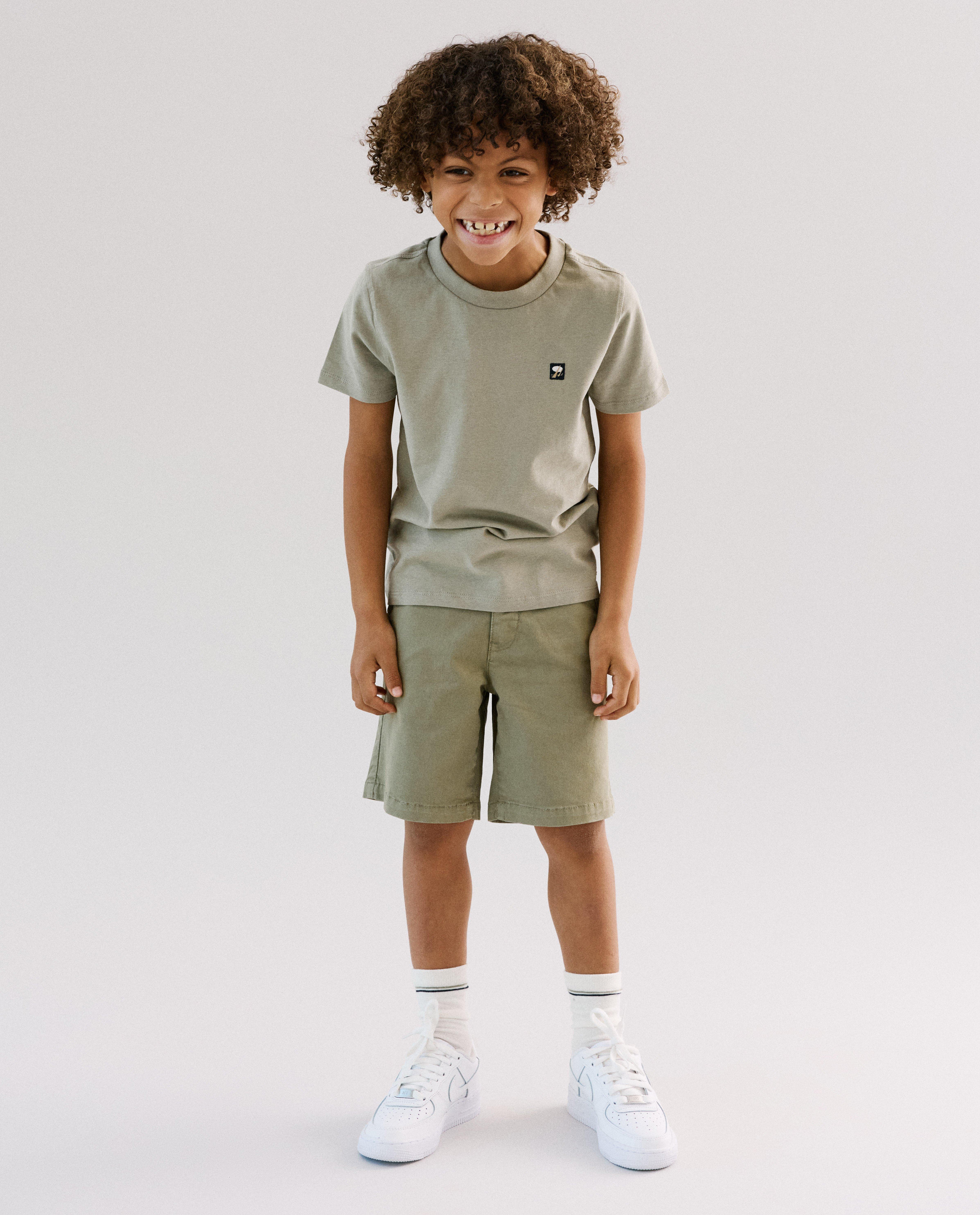 T-shirt avec des broderies, loose fit, Special occasions, 116-164 - D&eacute;tails du produit - vert clair - image num&eacute;ro 2