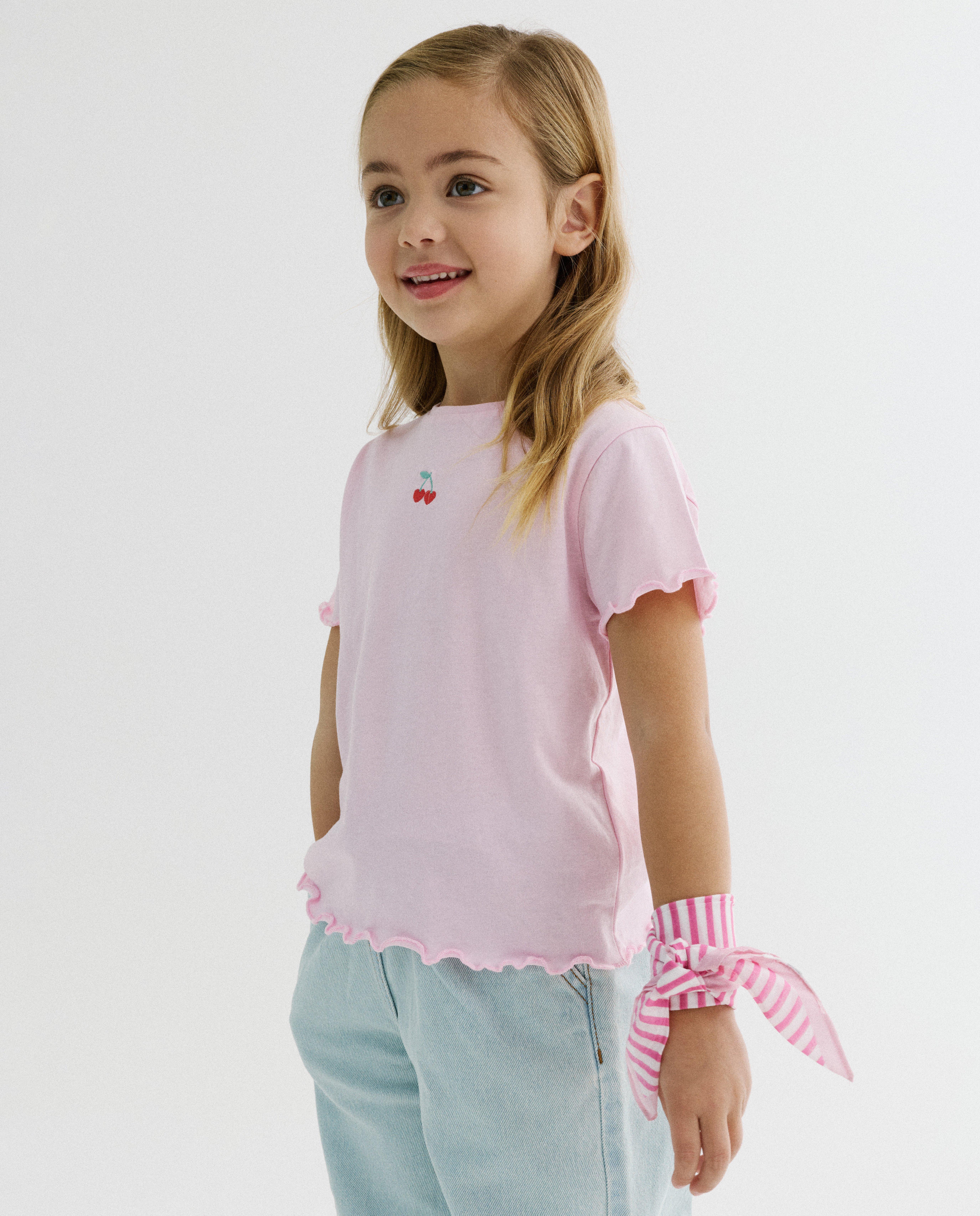 T-shirt met geborduurde kersen - Product Detail - lichtroze - afbeelding nummer 1