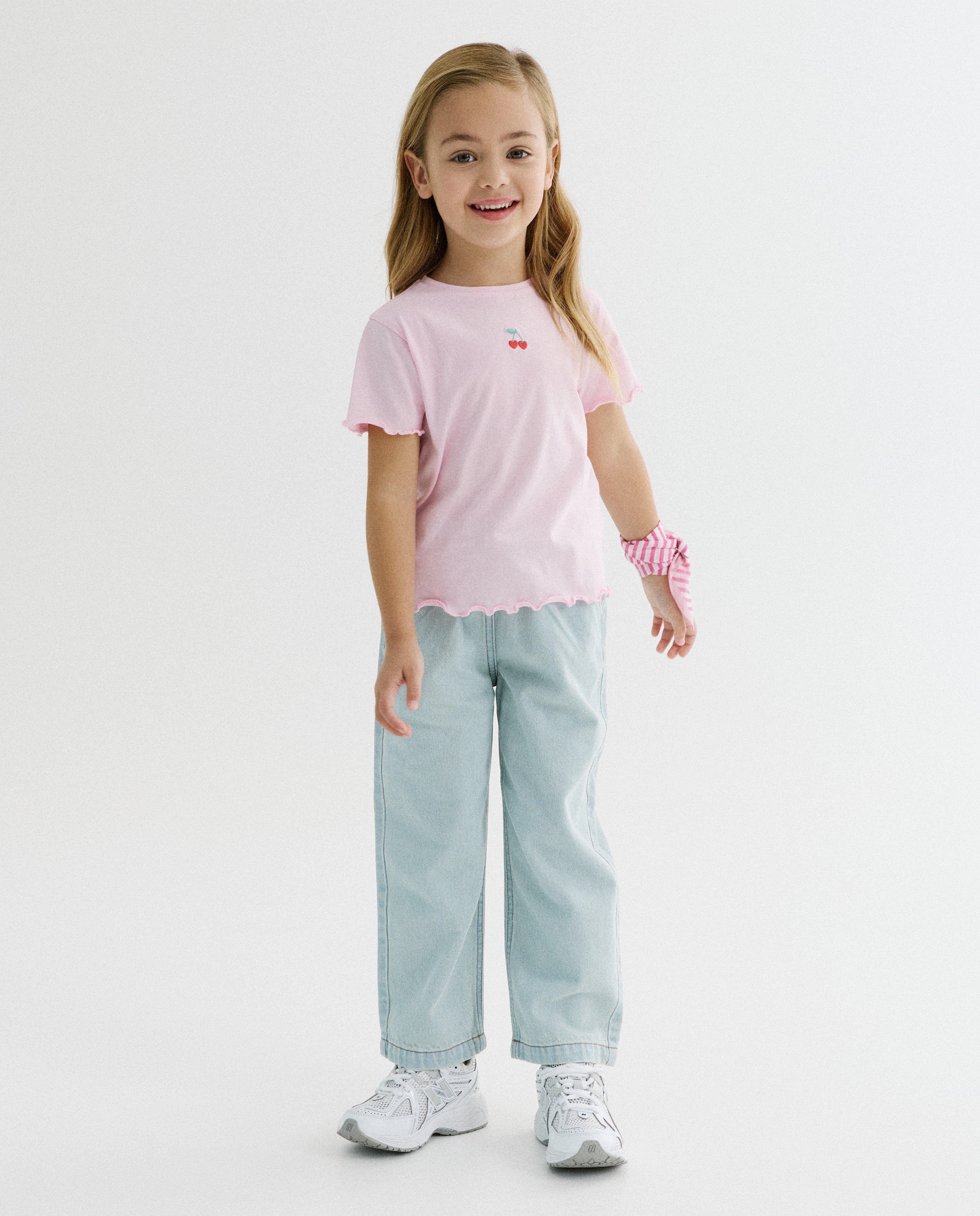 T-shirt met geborduurde kersen - Product Detail - lichtroze - afbeelding nummer 2