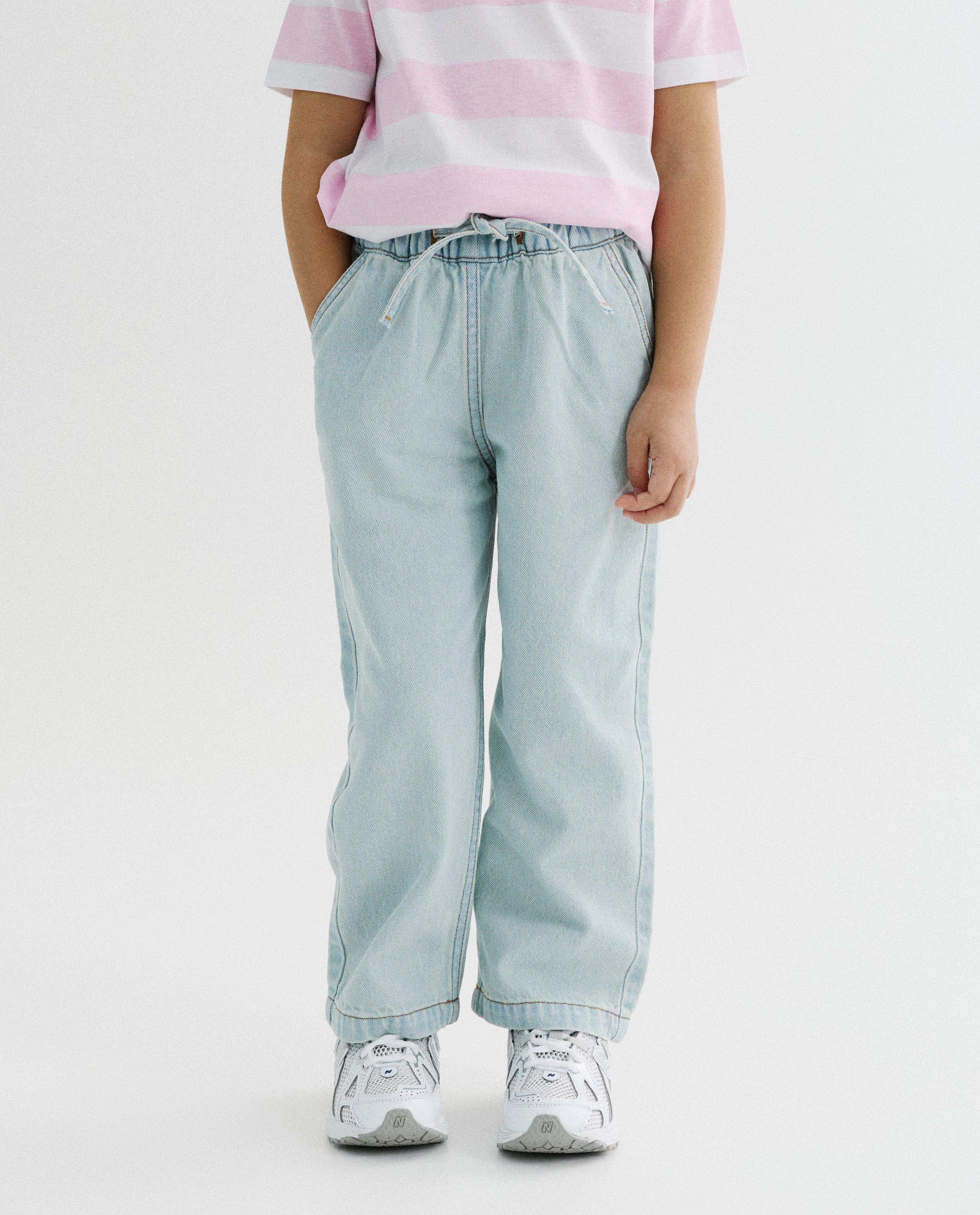 Blauwe jeans, straight fit - Product Detail - lichtblauw - afbeelding nummer 3