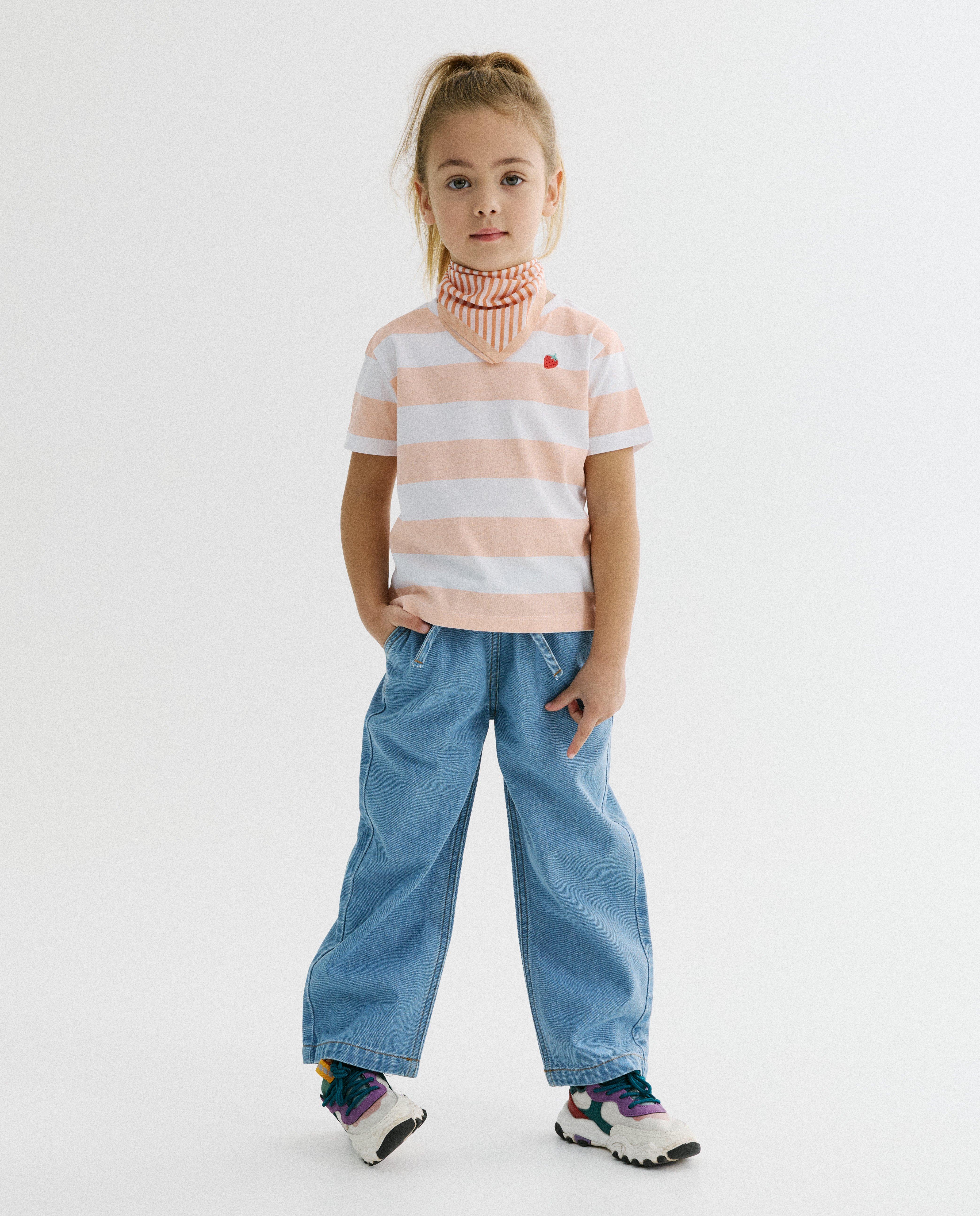 Jeans bleu, straight fit - D&eacute;tails du produit - bleu - image num&eacute;ro 1