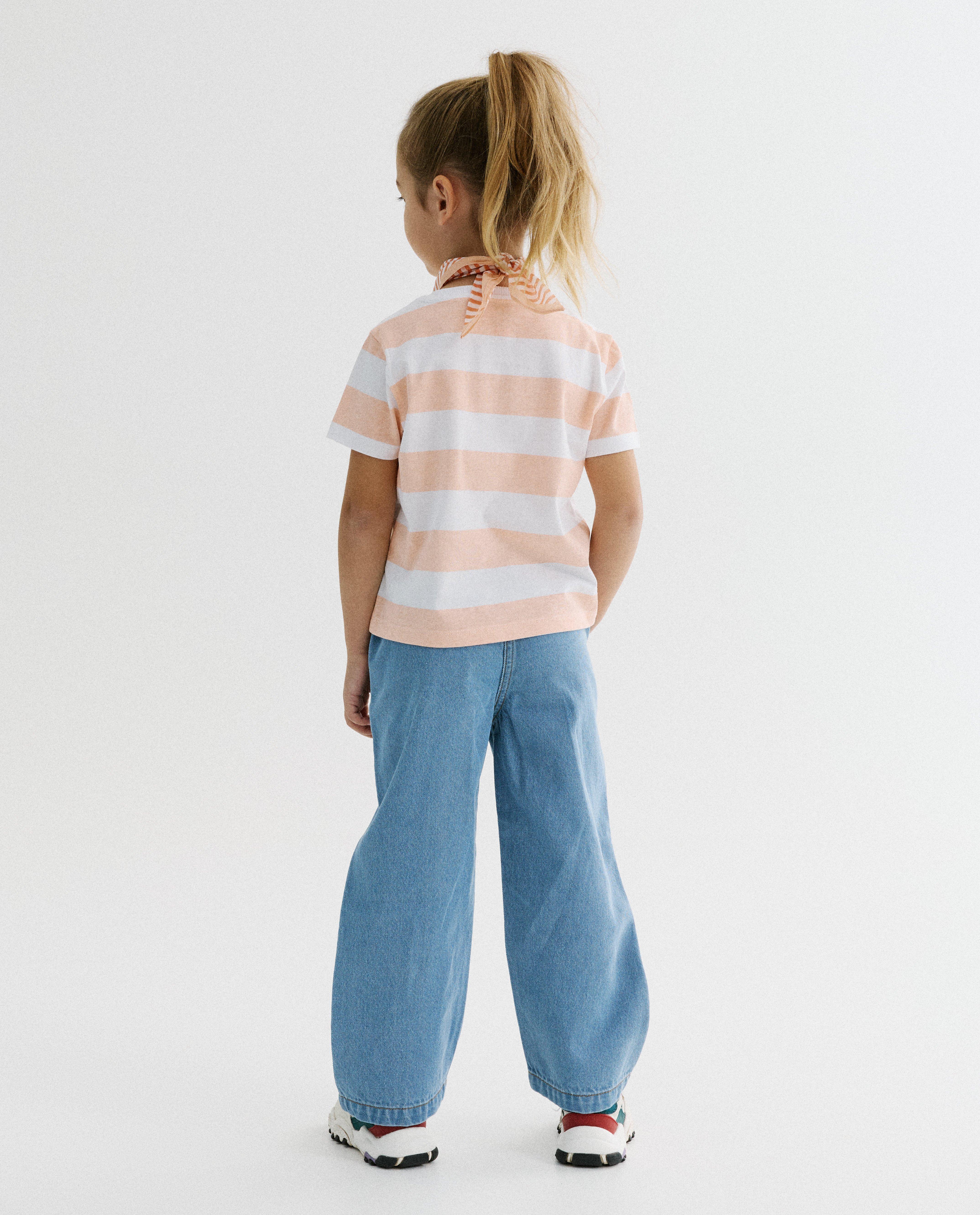 Jeans bleu, straight fit - D&eacute;tails du produit - bleu - image num&eacute;ro 2