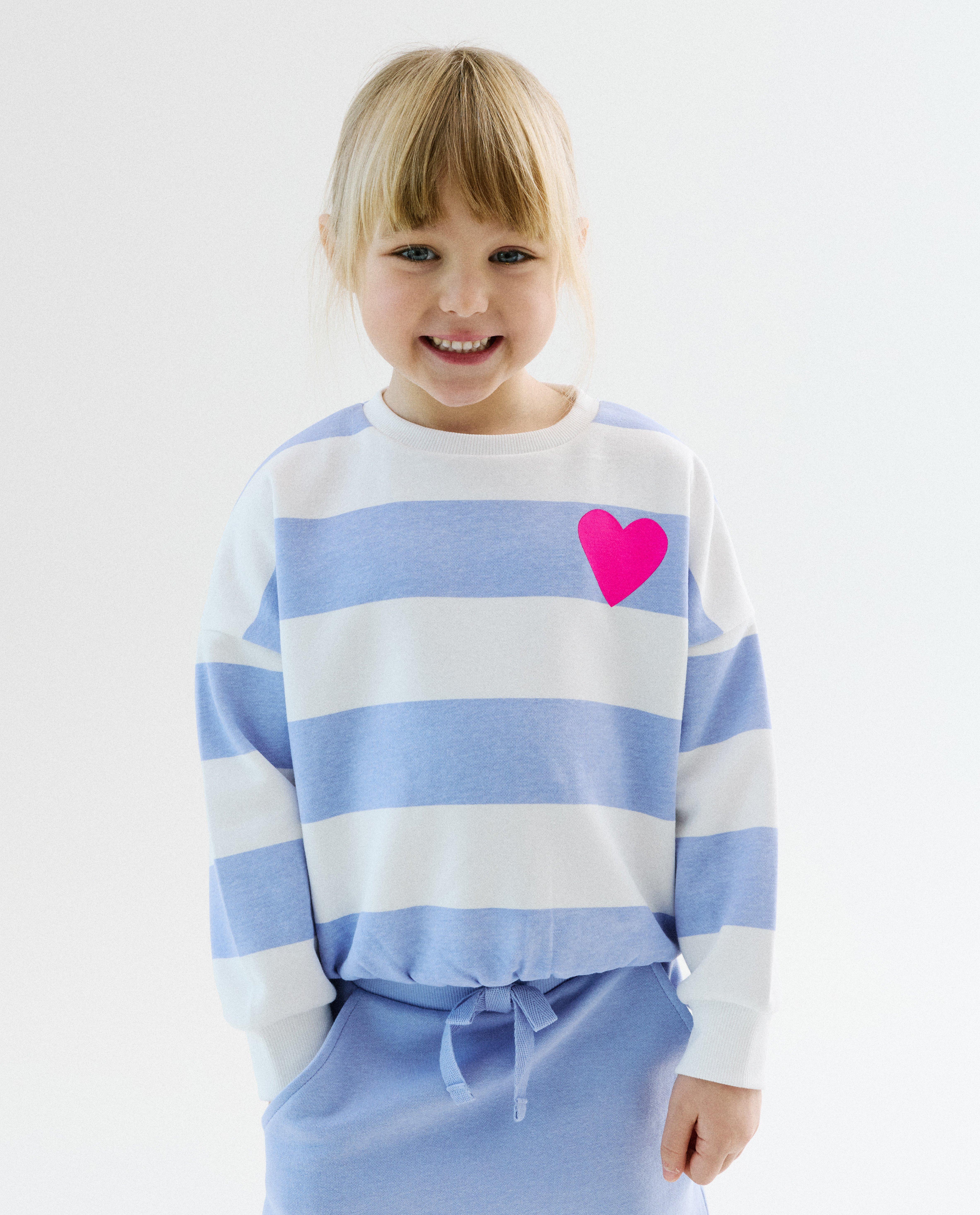 Sweater met print hartje, loose fit - Product Detail - paars - afbeelding nummer 1