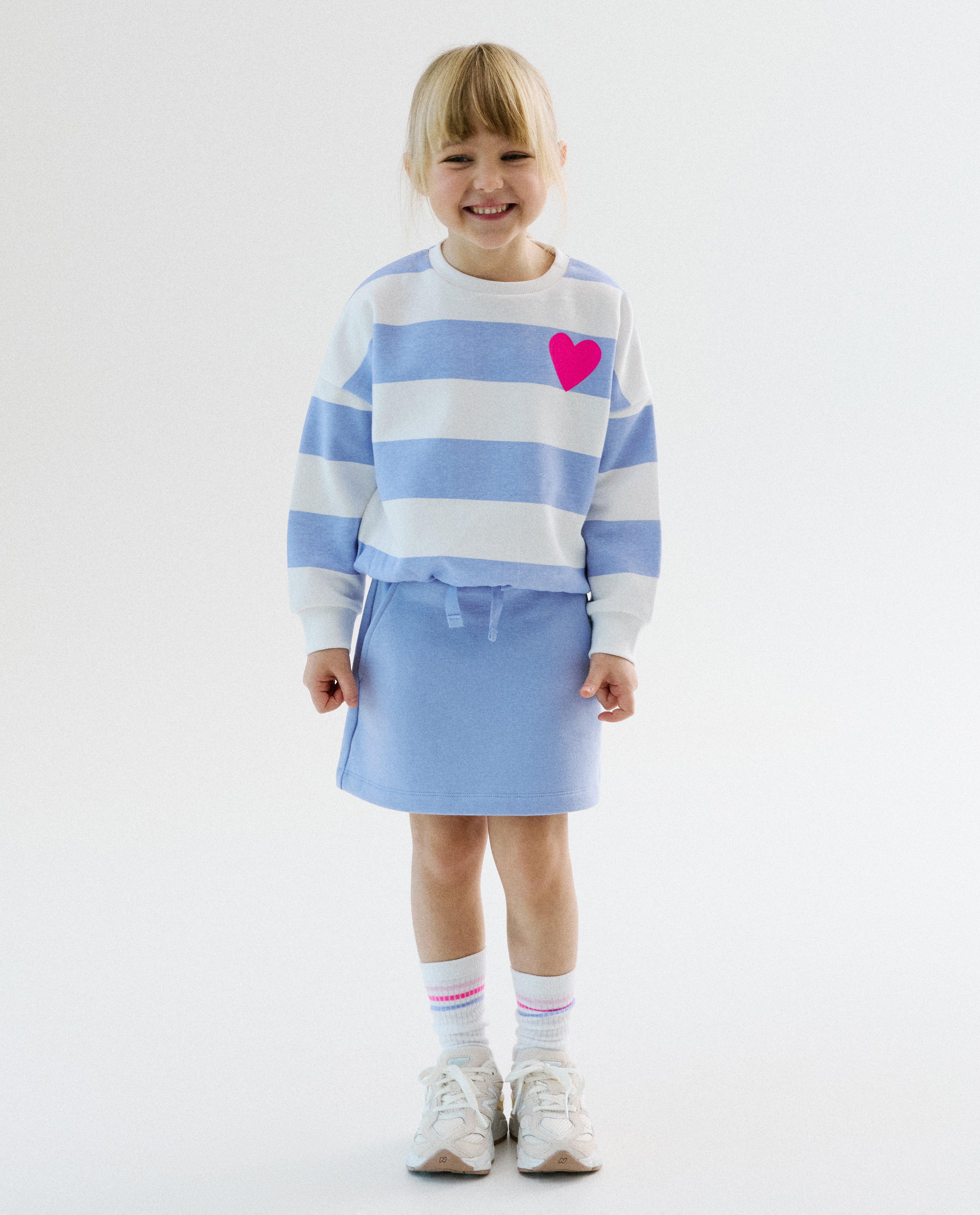 Sweater met print hartje, loose fit - Product Detail - paars - afbeelding nummer 2