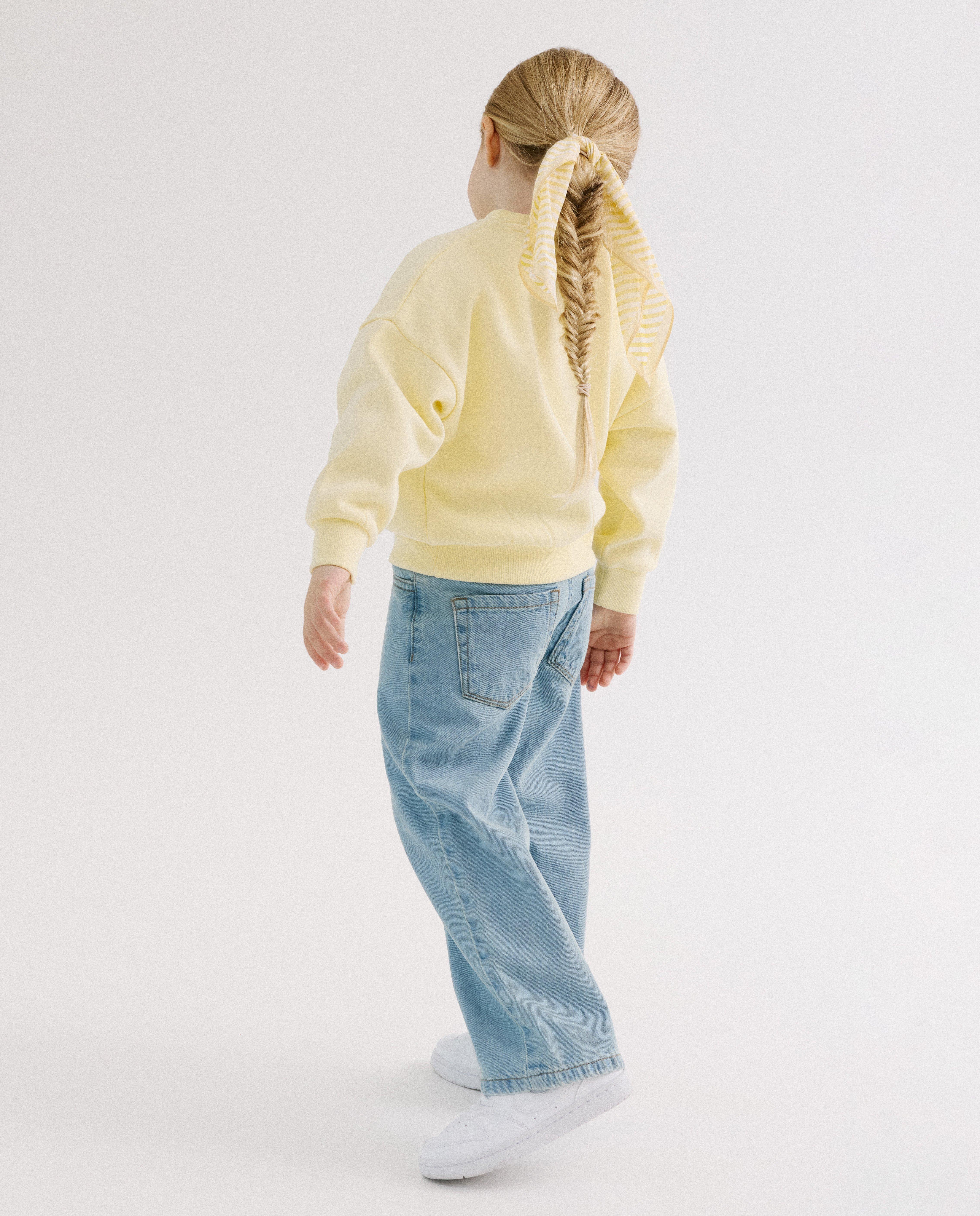 Sweat avec une inscription, loose fit - D&eacute;tails du produit - jaune claire - image num&eacute;ro 3