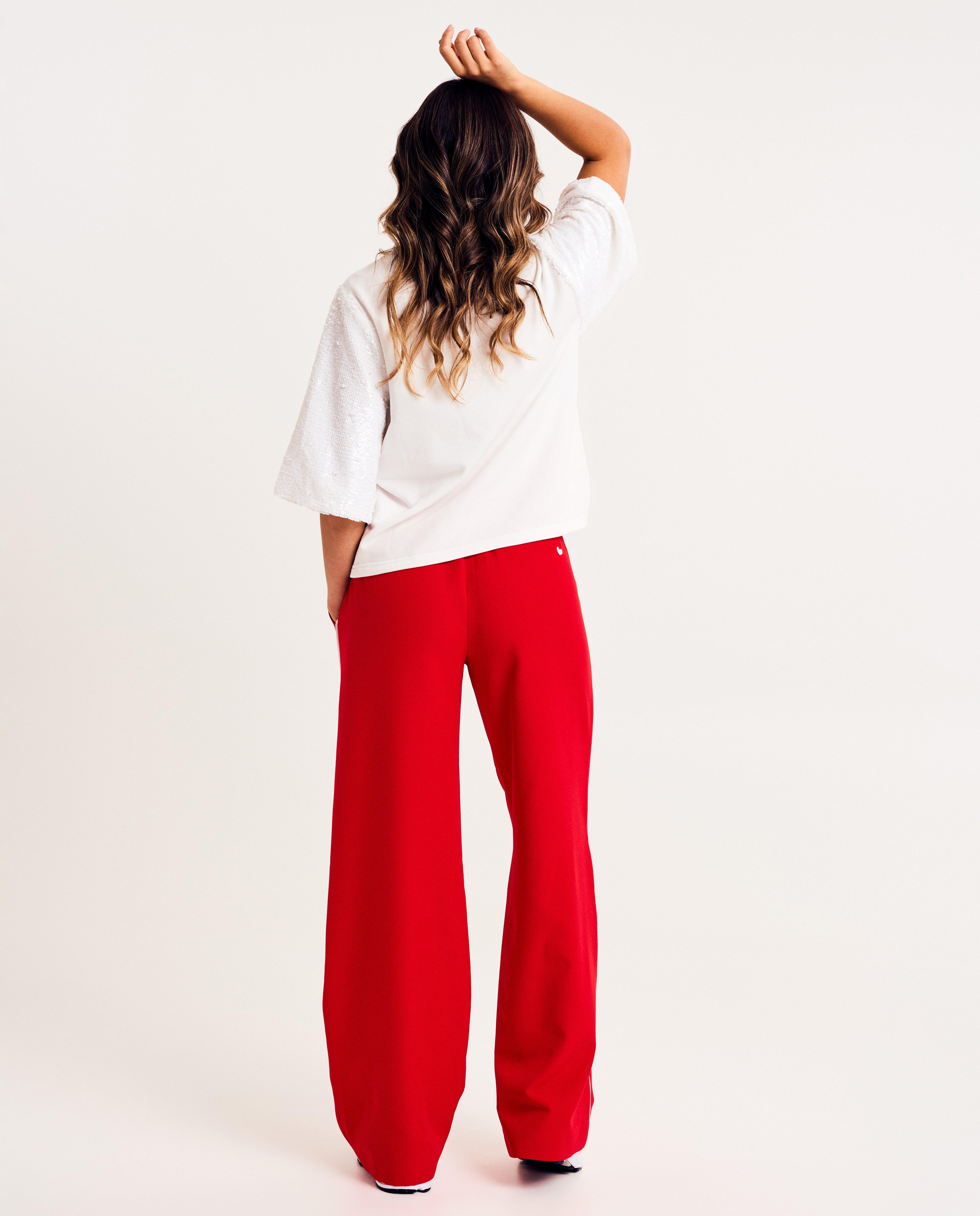 Broeken - Rode broek met sierbiezen, straight fit, 34-46