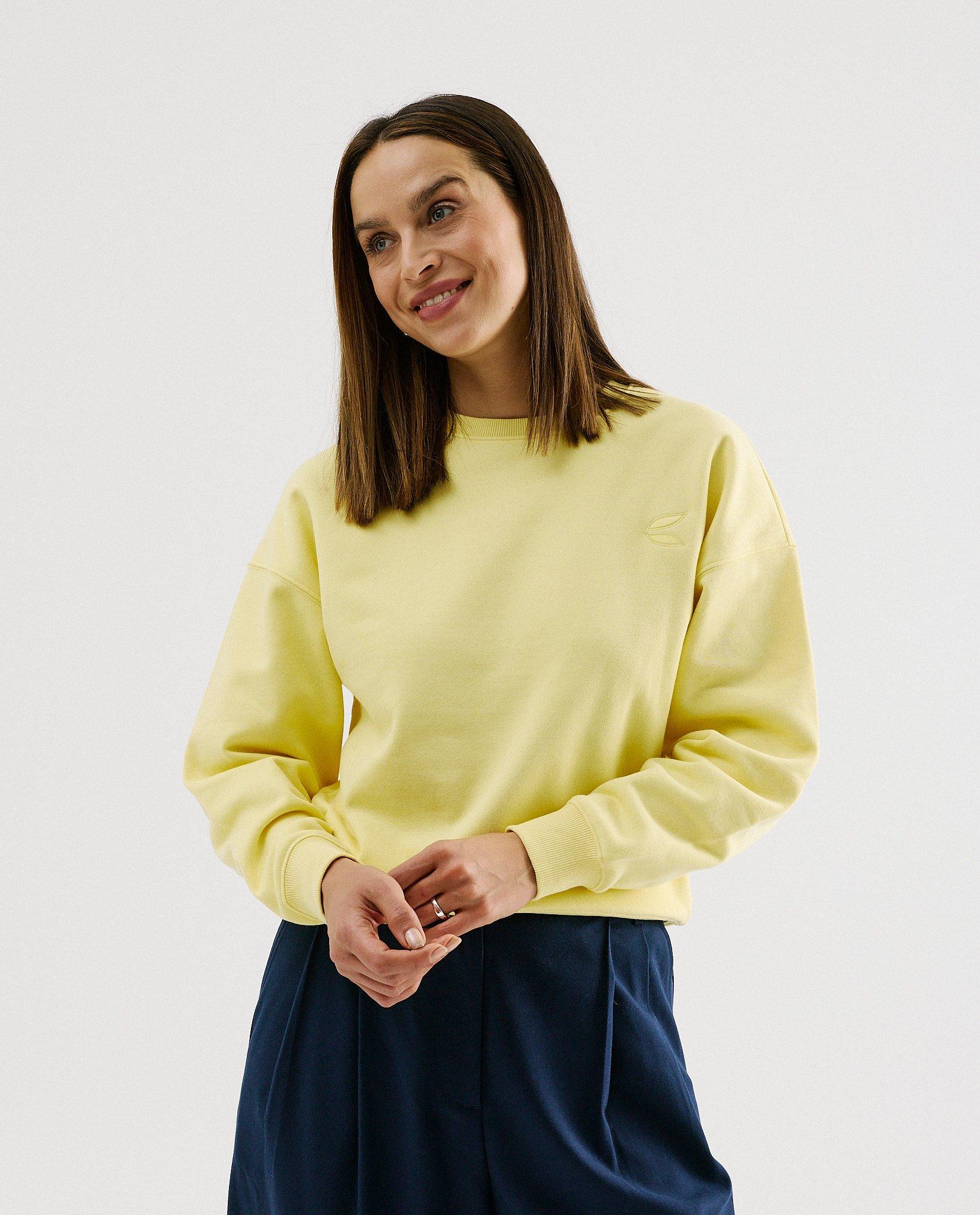 Sweater met kleine geborduurde figuur, loose fit - Product Detail - lichtgeel - afbeelding nummer 1