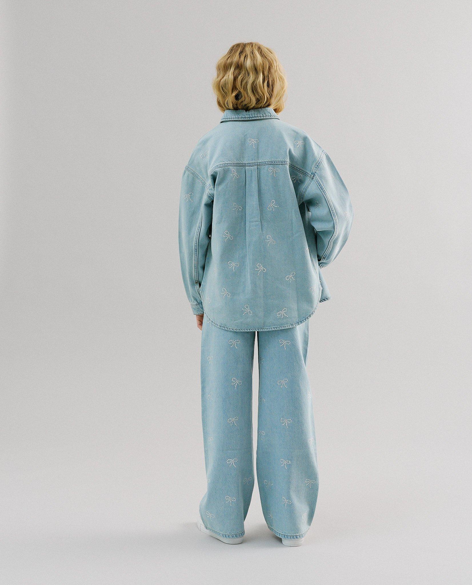 Chemise en jeans avec des petits n&oelig;uds en pierres d&eacute;coratives, oversized fit, 116-164 - D&eacute;tails du produit - bleu clair - image num&eacute;ro 3