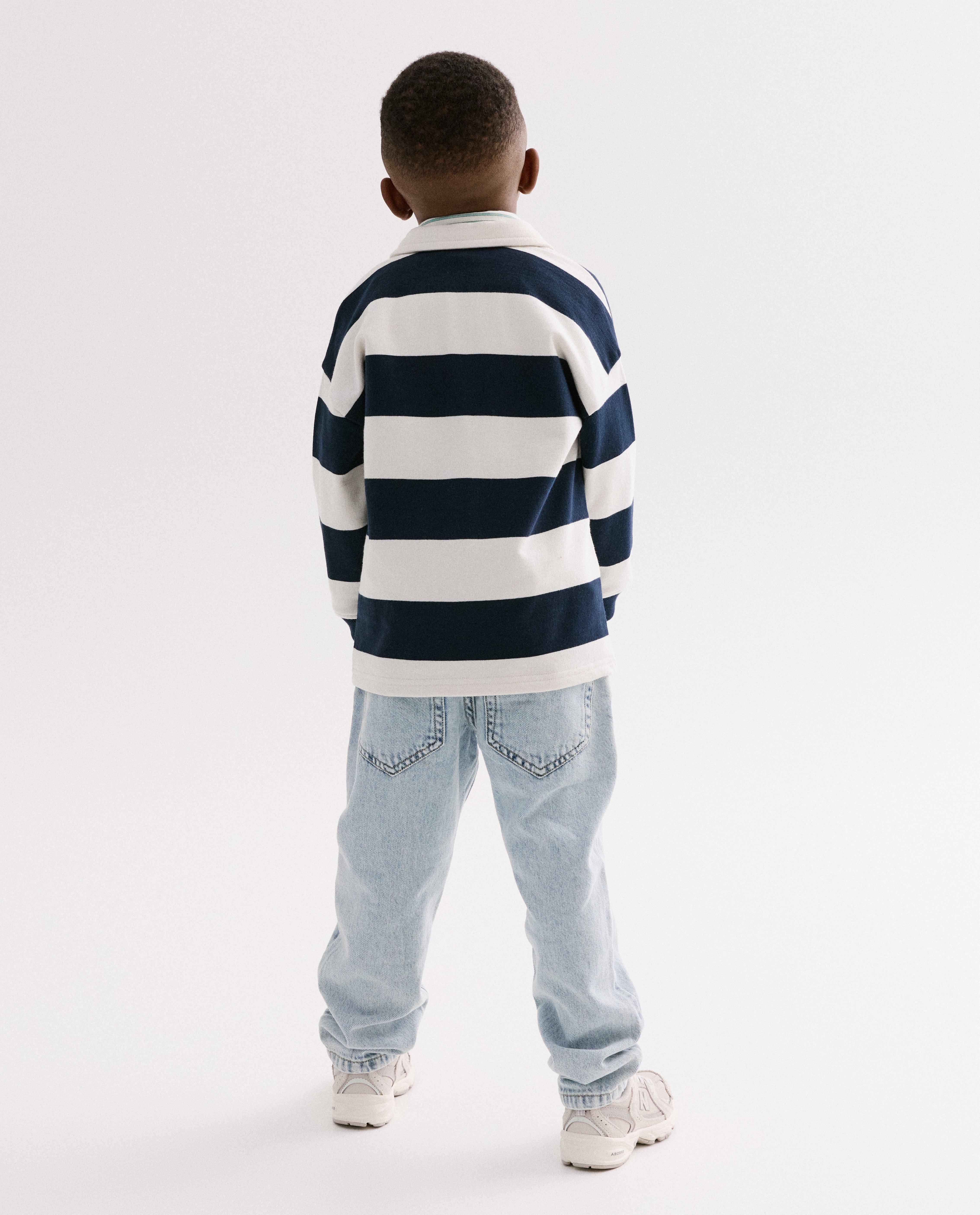 Rugbypolo met geborduurd opschrift, loose fit - Product Detail - wit - afbeelding nummer 3