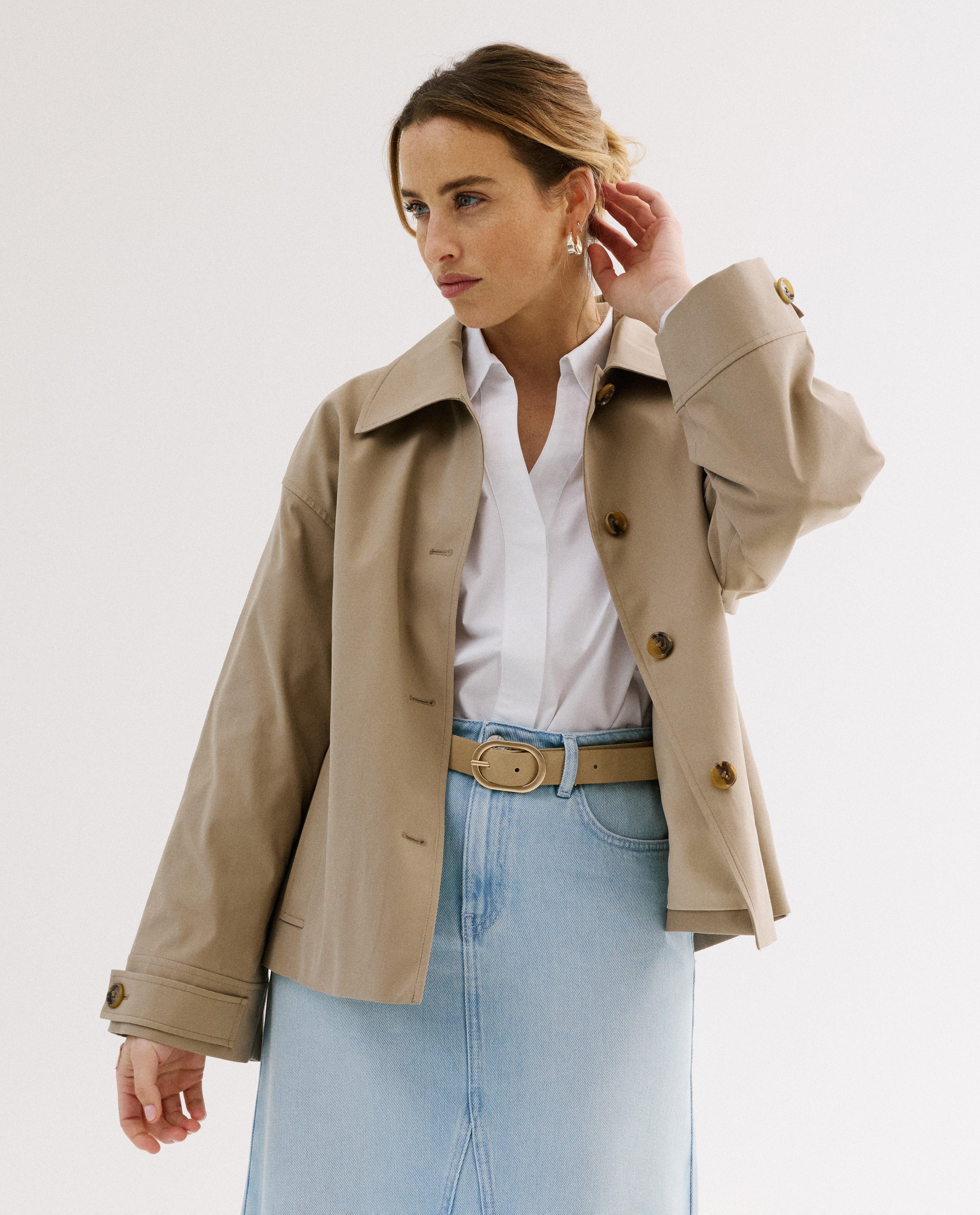 Korte trenchcoat - Product Detail - lichtbruin - afbeelding nummer 1