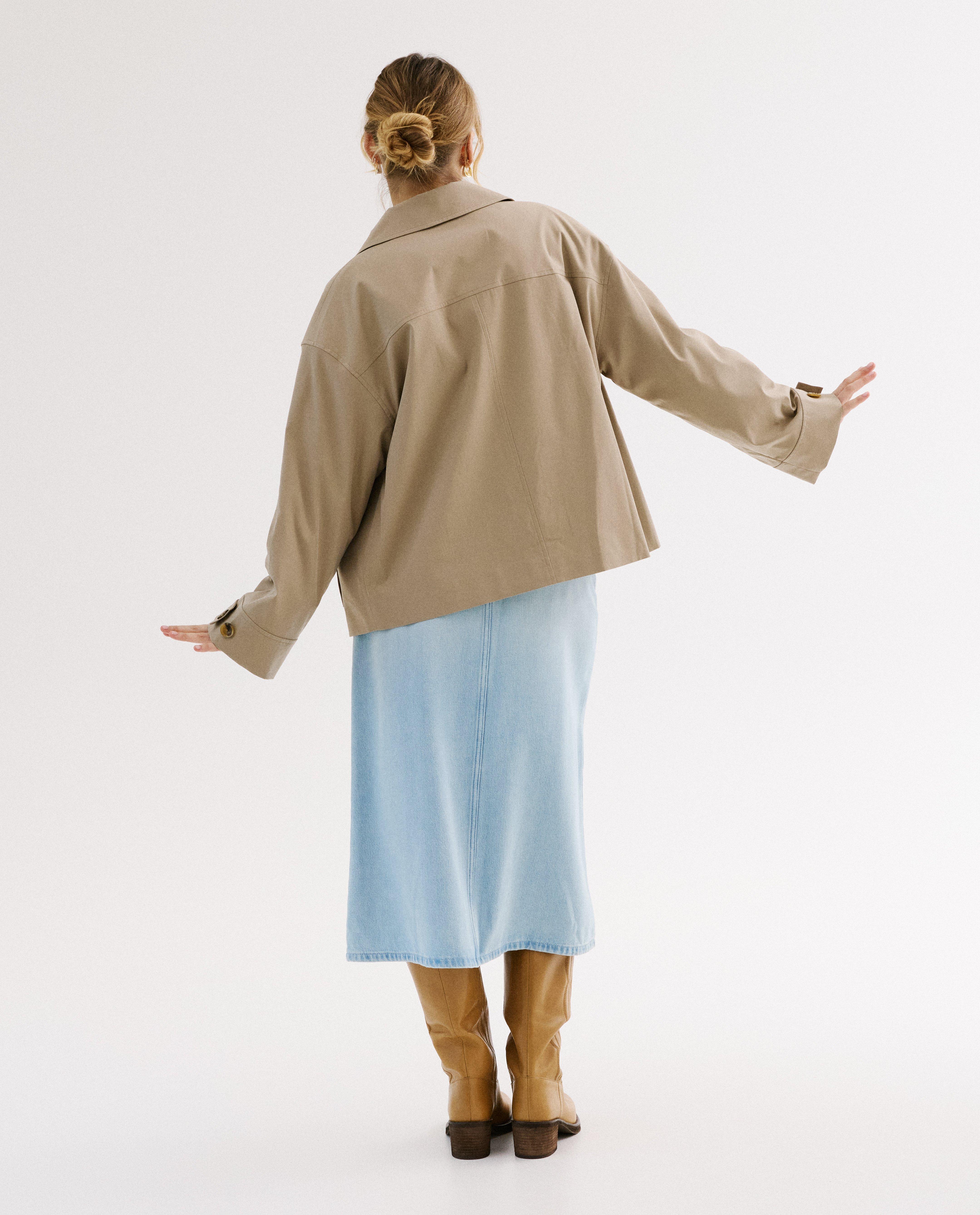 Korte trenchcoat - Product Detail - lichtbruin - afbeelding nummer 3