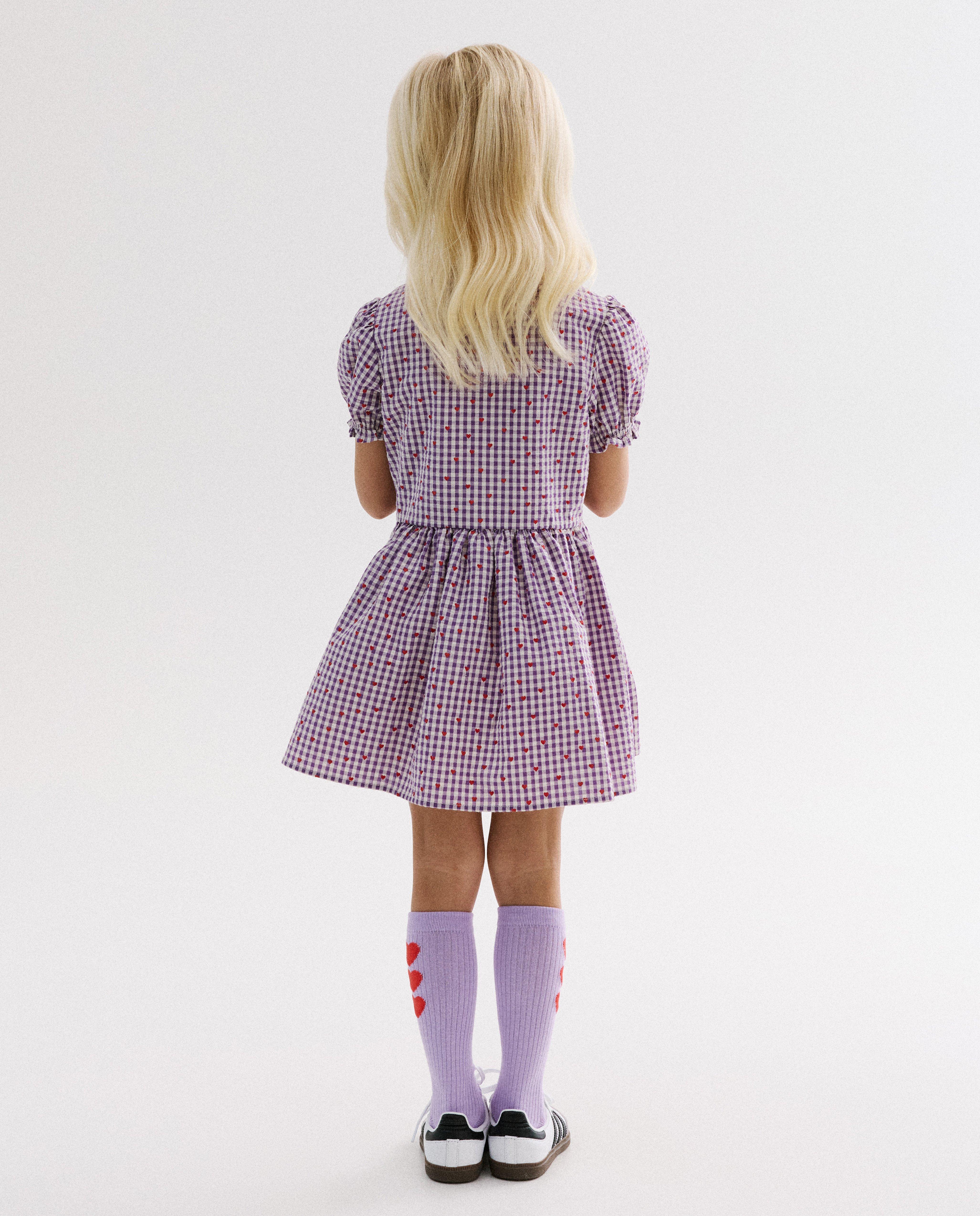 Robe avec imprim&eacute; c&oelig;urs - D&eacute;tails du produit - violet - image num&eacute;ro 2