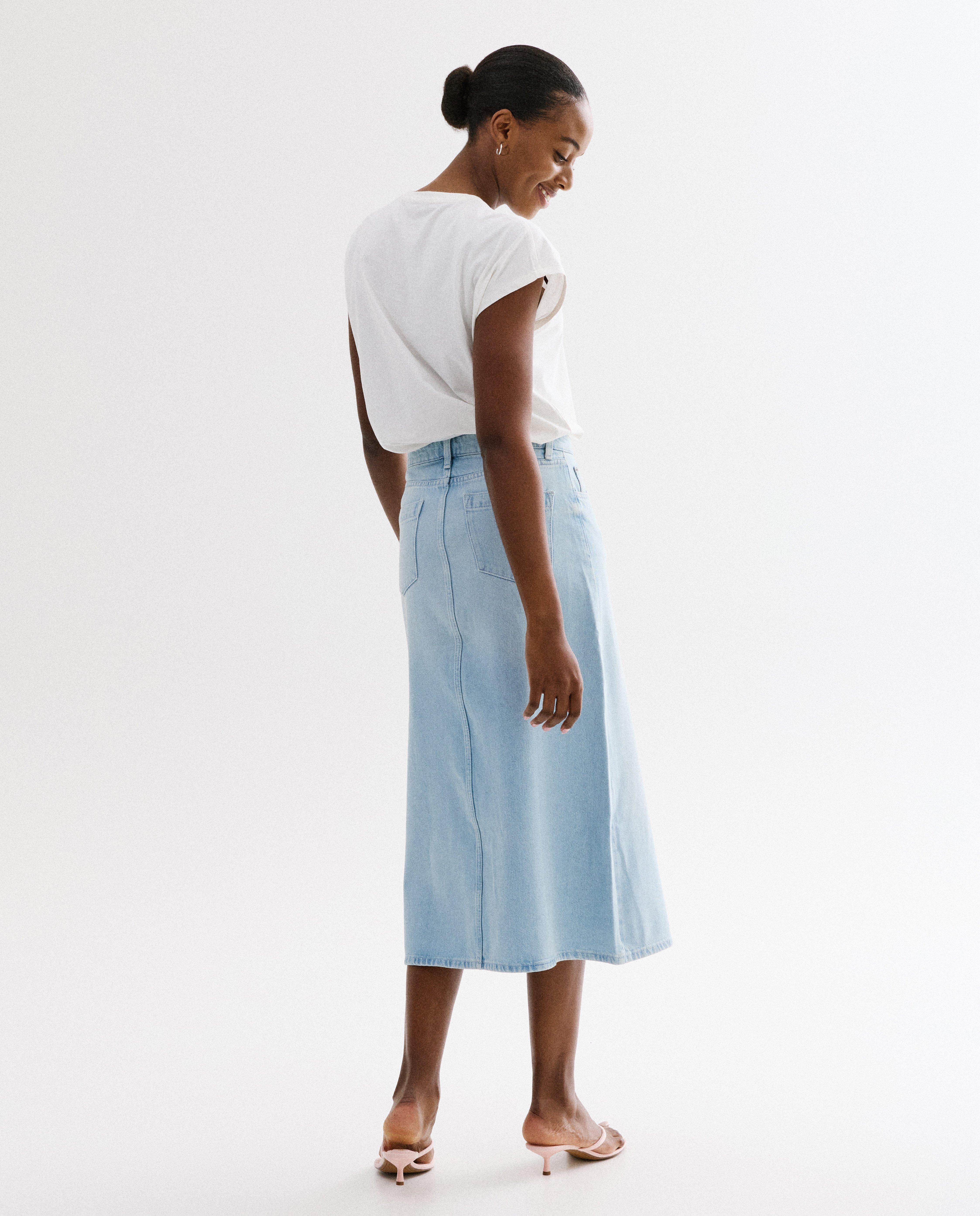 T-shirt met geborduurd opschrift, loose fit - Product Detail - wit - afbeelding nummer 3