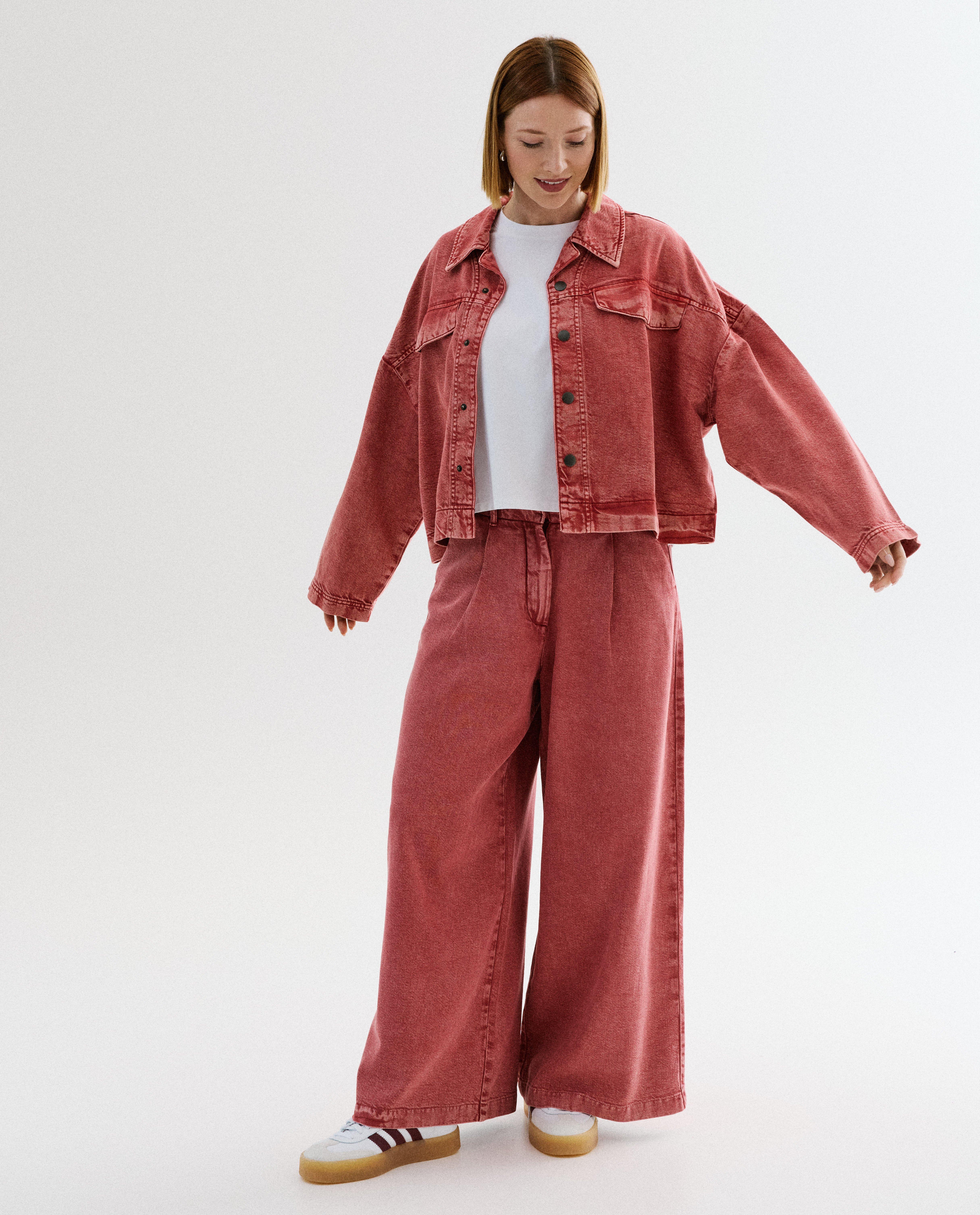 T-shirt met opschrift in reli&euml;f, loose fit - Product Detail - wit - afbeelding nummer 4