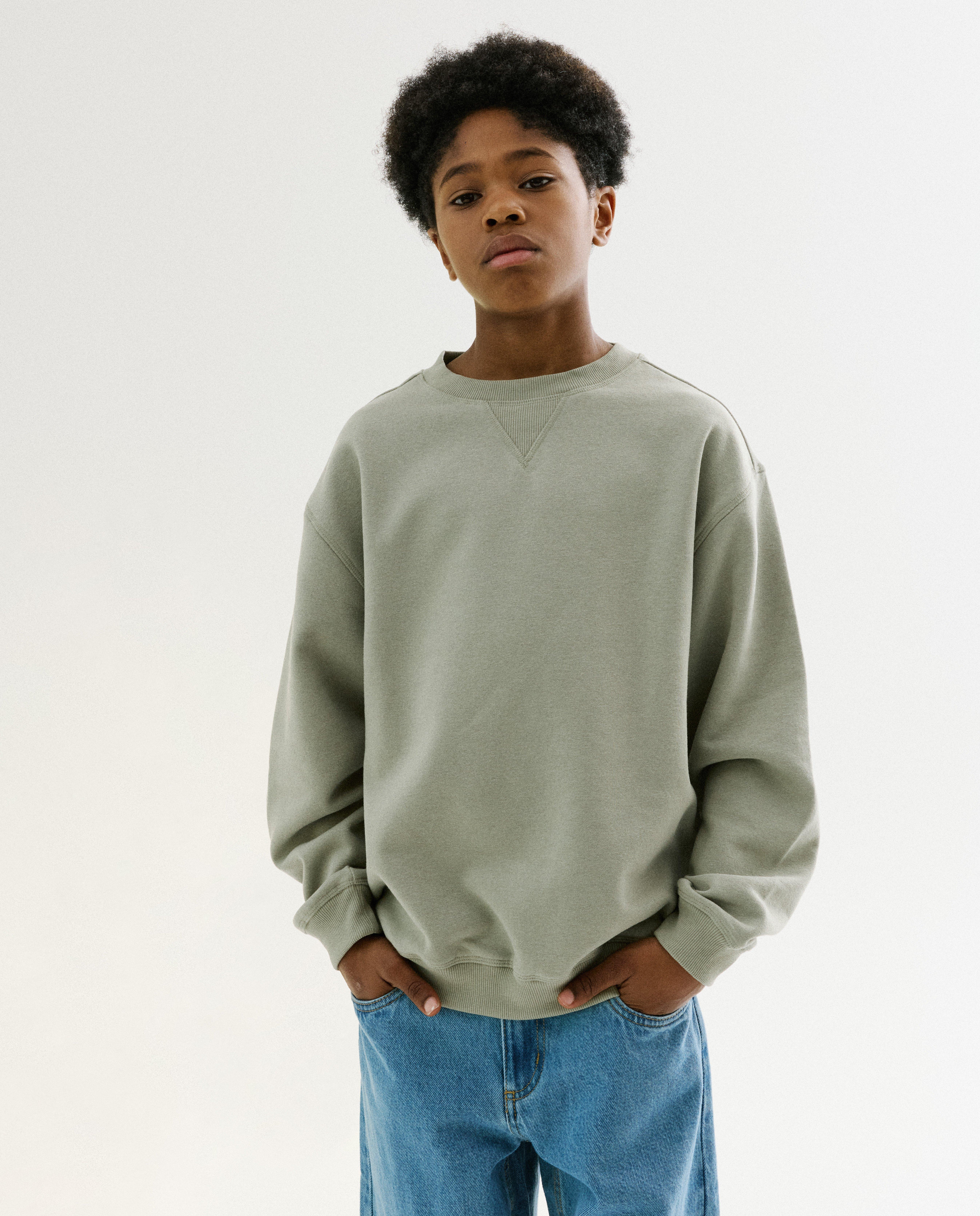 Groene sweater, loose fit - Product Detail - lichtgroen - afbeelding nummer 1